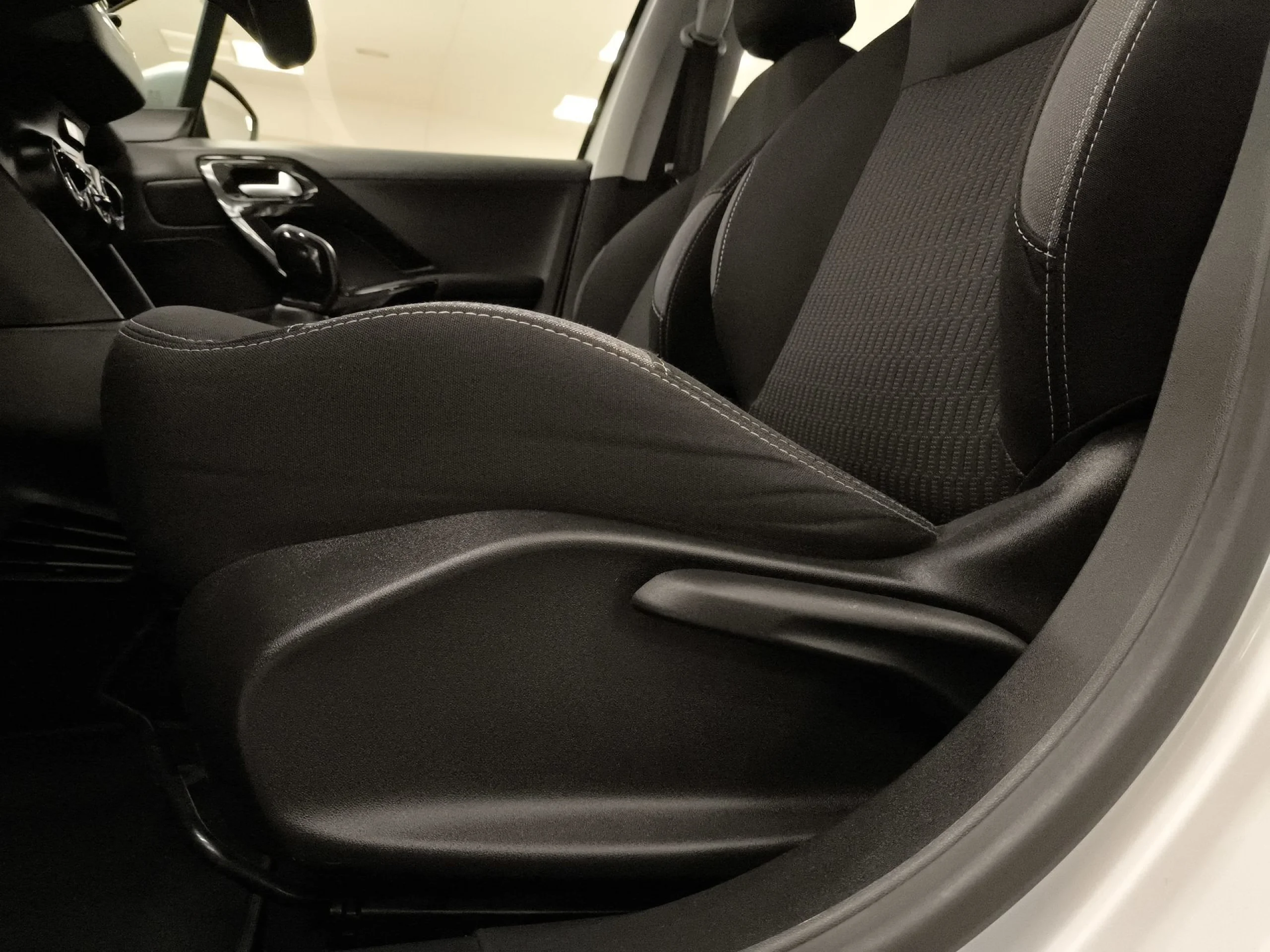 Peugeot 208 PureTech 82 SANDS Active 60 kW (82 CV) - Foto 9