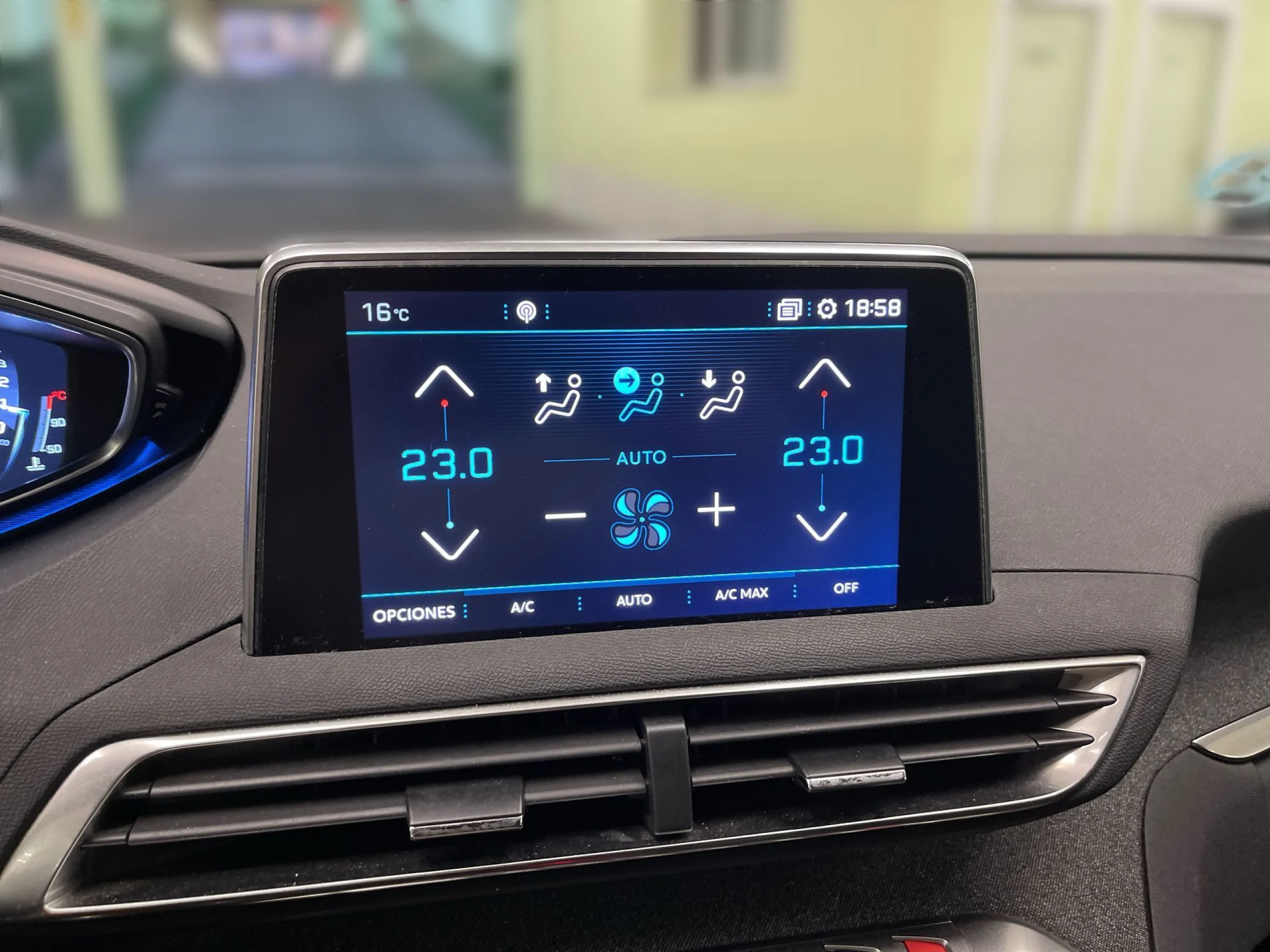 Peugeot 5008 SUV PureTech 130 SANDS Allure 96 kW (130 CV) - Foto 14