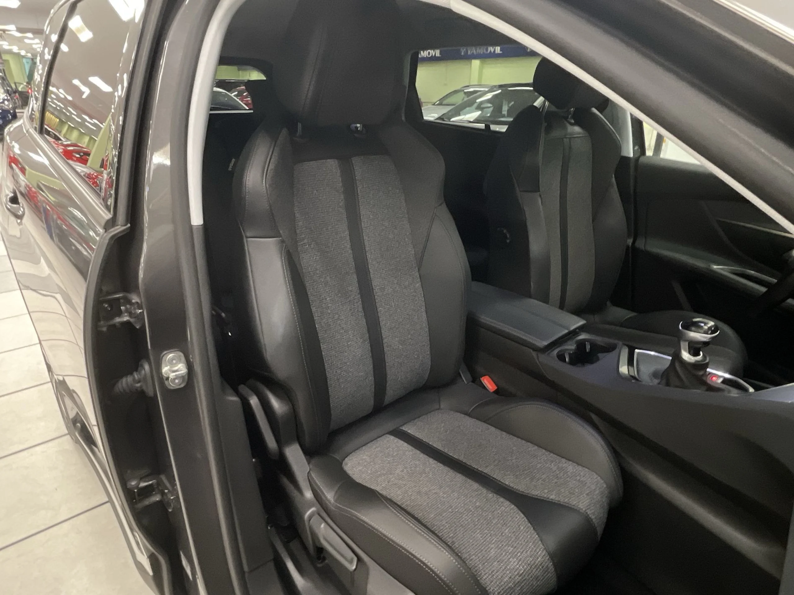 Peugeot 5008 SUV PureTech 130 SANDS Allure 96 kW (130 CV) - Foto 20
