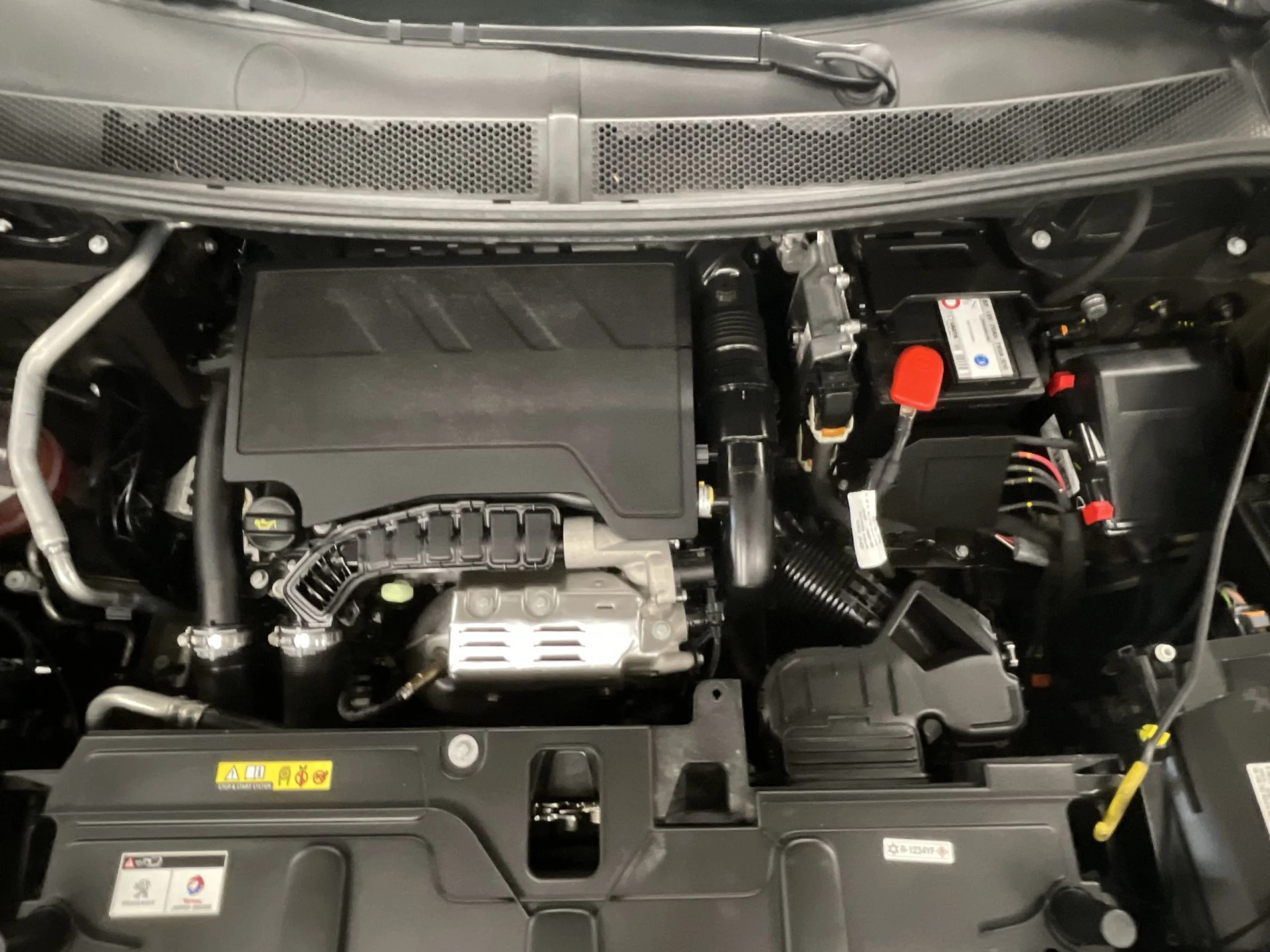 Peugeot 5008 SUV PureTech 130 SANDS Allure 96 kW (130 CV) - Foto 21