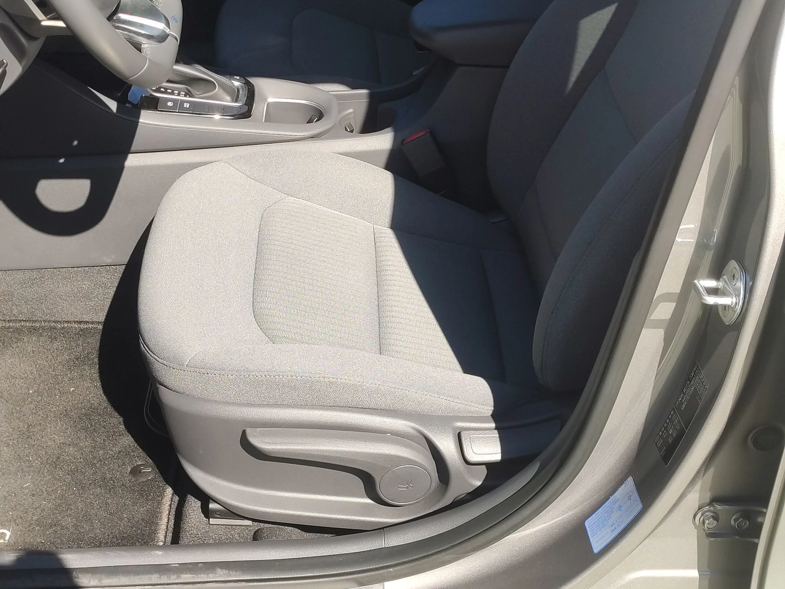 Hyundai IONIQ 1.6 GDI PHEV Tecno DCT 104 kW (141 CV) - Foto 15