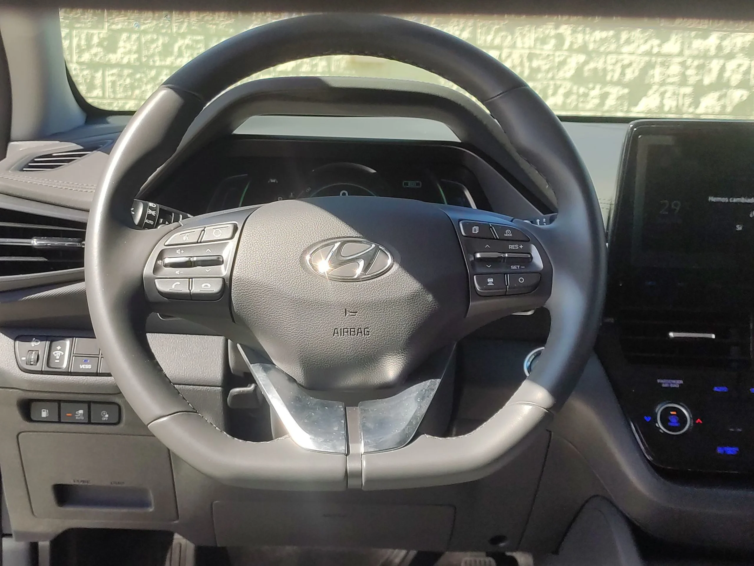 Hyundai IONIQ 1.6 GDI PHEV Tecno DCT 104 kW (141 CV) - Foto 17