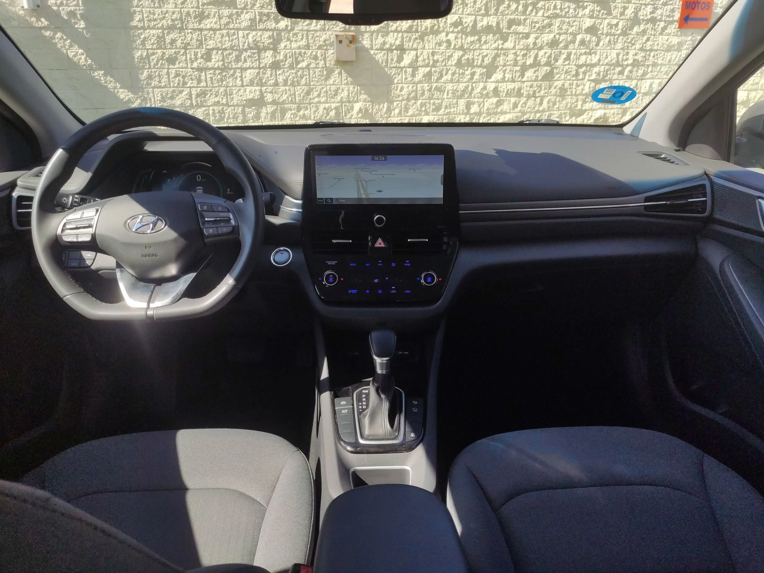 Hyundai IONIQ 1.6 GDI PHEV Tecno DCT 104 kW (141 CV) - Foto 24