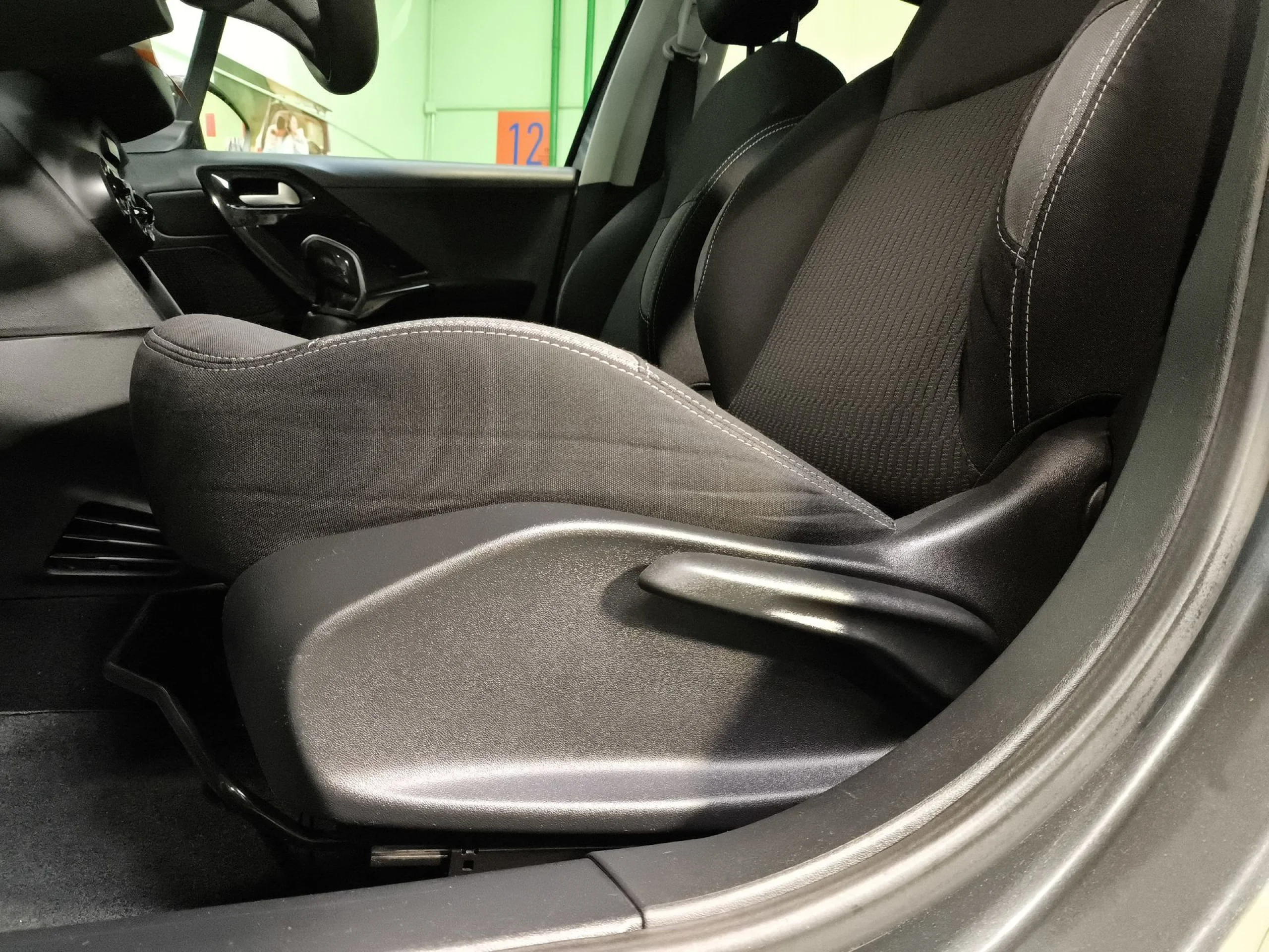 Peugeot 208 PureTech 82 SANDS Active 60 kW (82 CV) - Foto 9