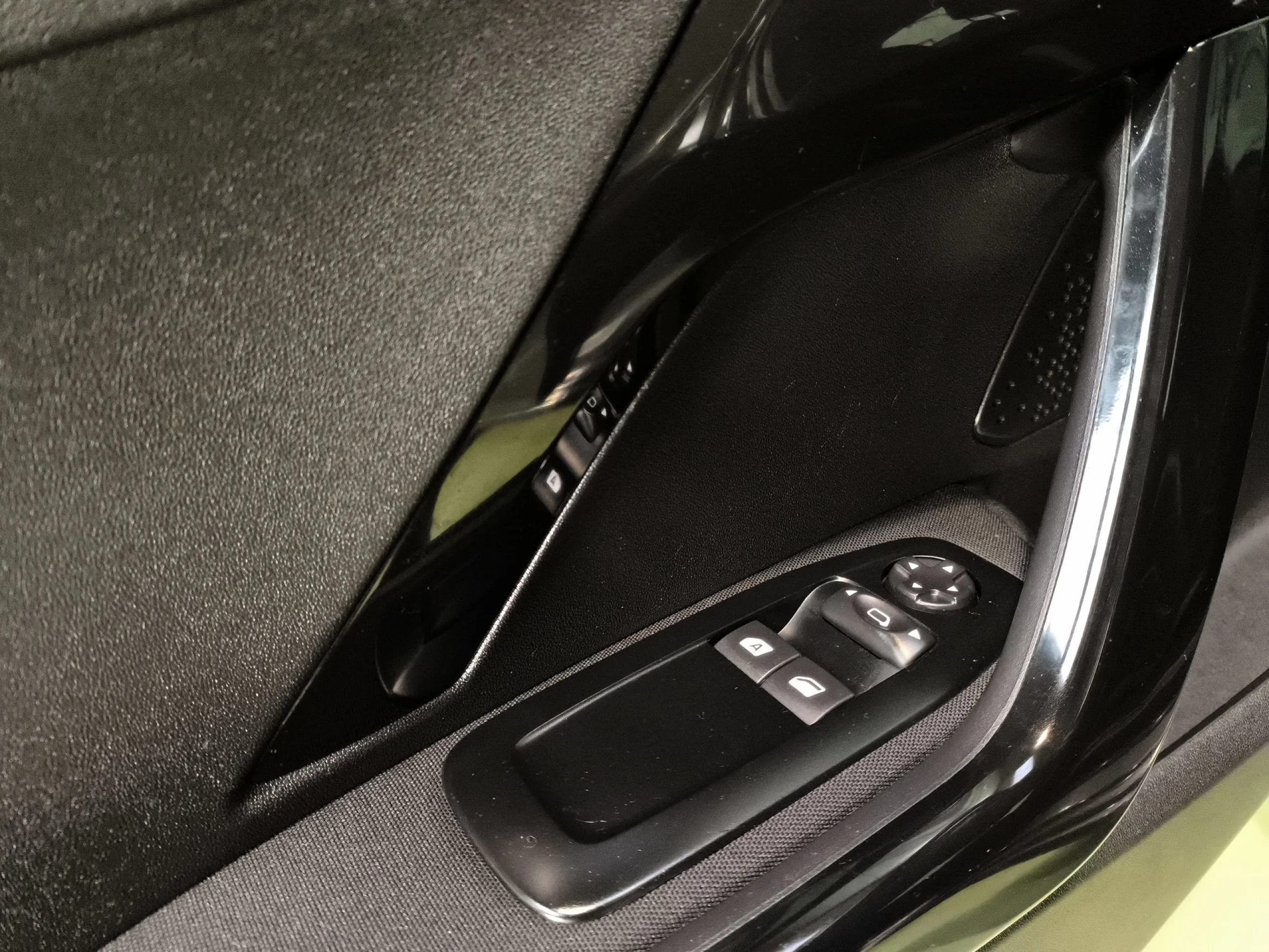 Peugeot 208 PureTech 82 SANDS Active 60 kW (82 CV) - Foto 10