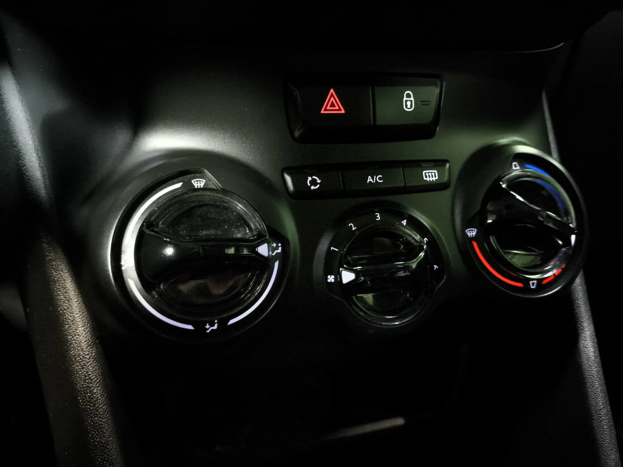 Peugeot 208 PureTech 82 SANDS Active 60 kW (82 CV) - Foto 17