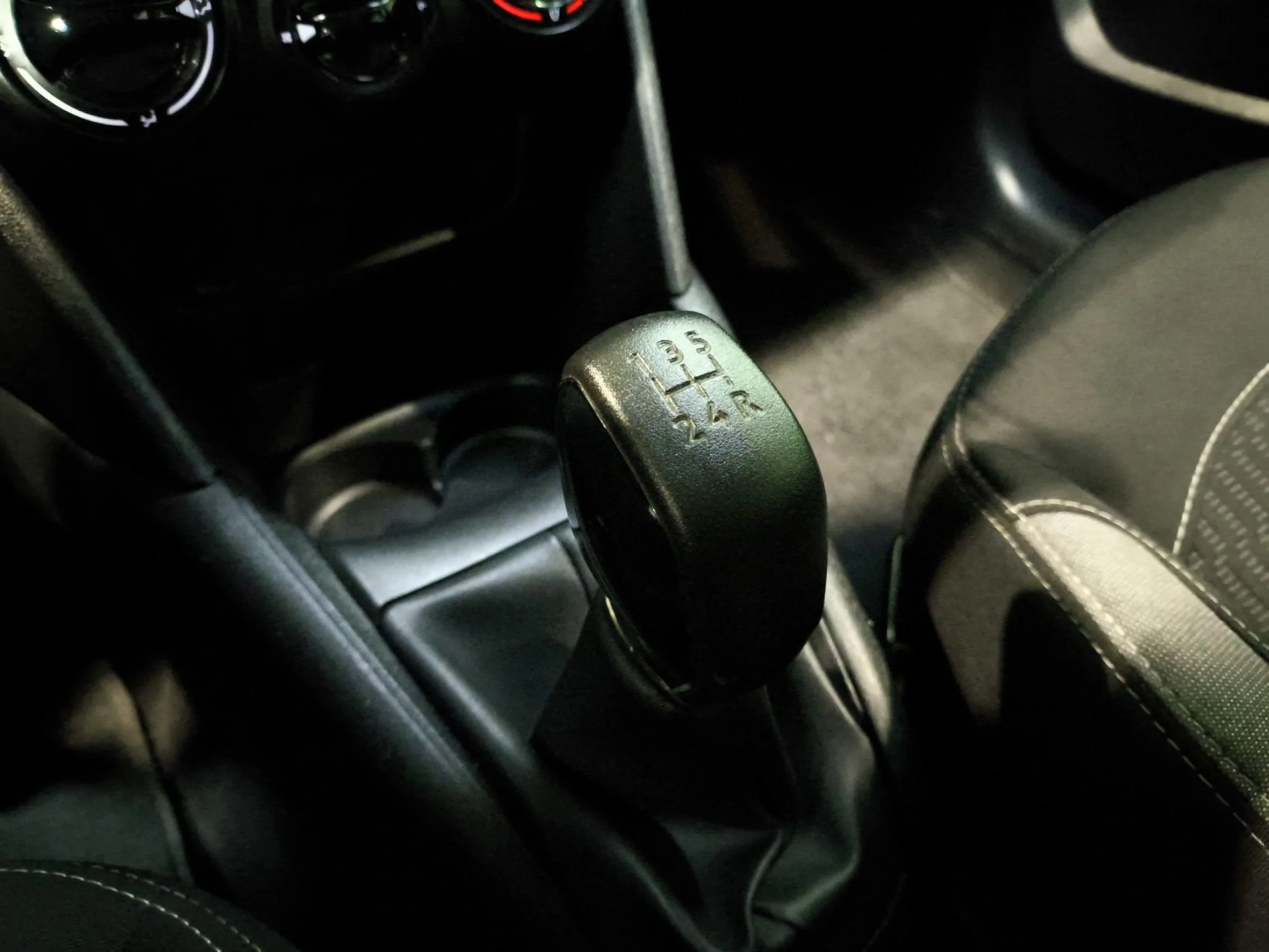 Peugeot 208 PureTech 82 SANDS Active 60 kW (82 CV) - Foto 18