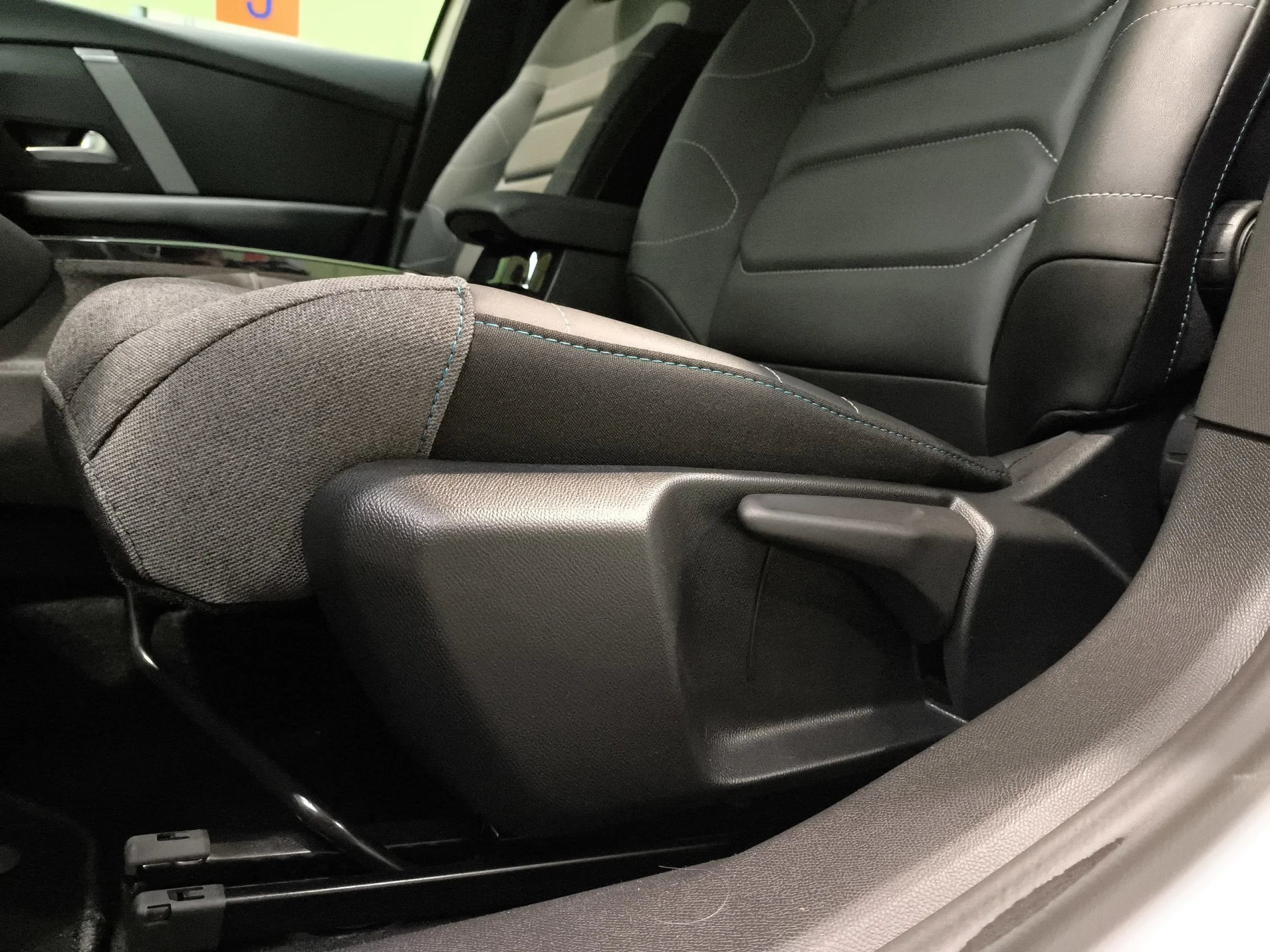 Citroen C4 PureTech 130 SANDS Shine EAT8 96 kW (130 CV) - Foto 9