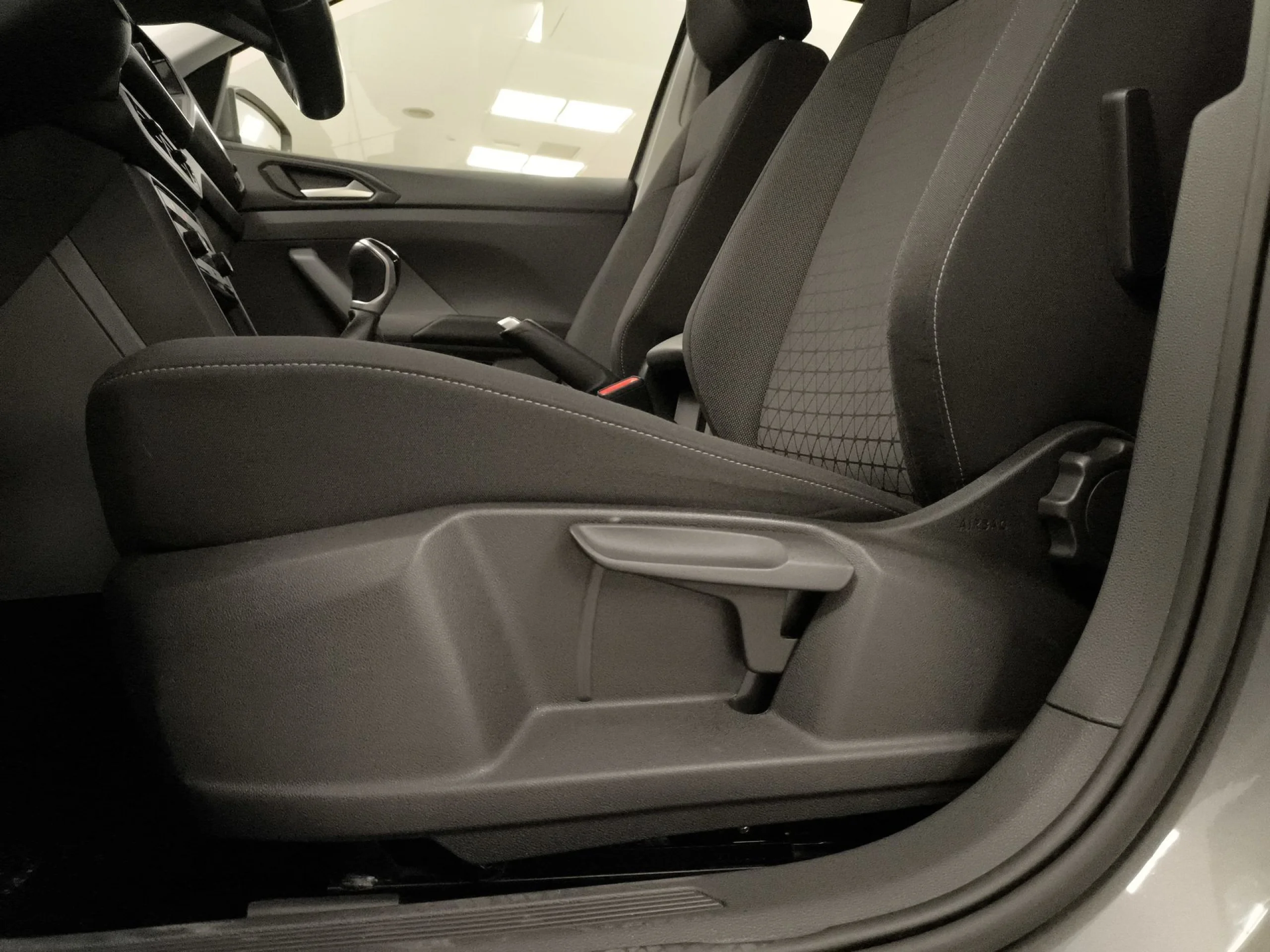 Volkswagen T-Cross Advance 1.0 TSI 70 kW (95 CV) - Foto 9