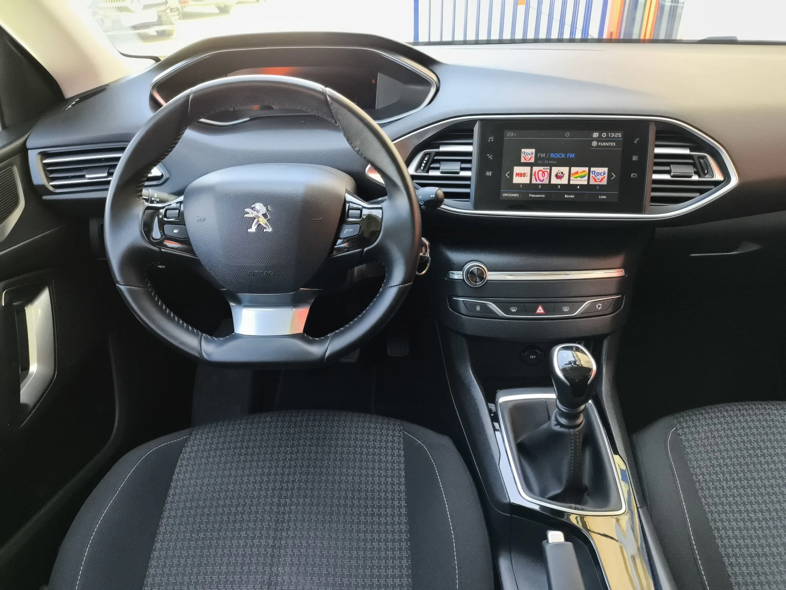 Peugeot 308 PureTech 110 SANDS Active 81 kW (110 CV) - Foto 17