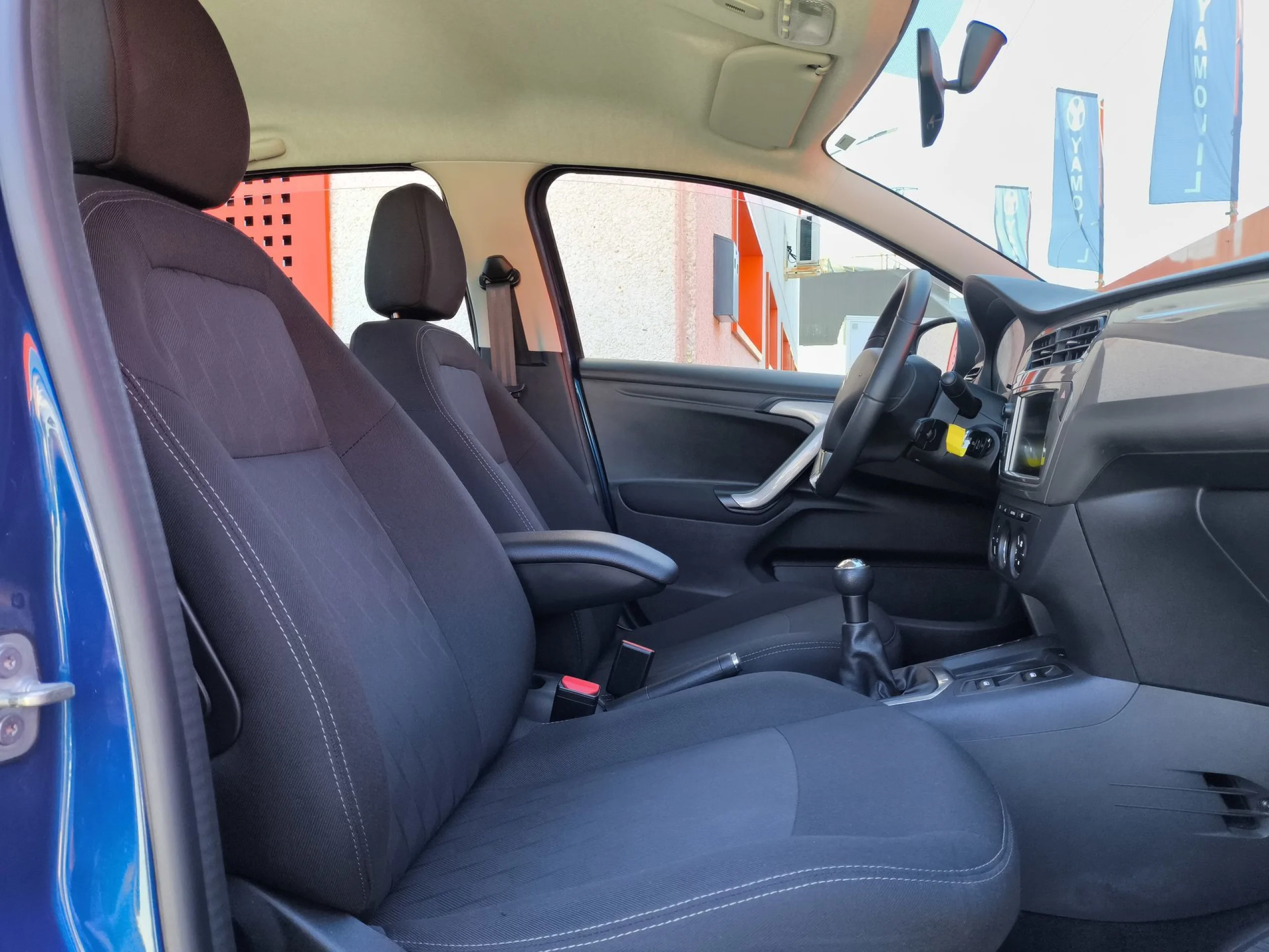 Citroen C-Elysee BlueHDi 100 Shine 75 kW (102 CV) - Foto 24