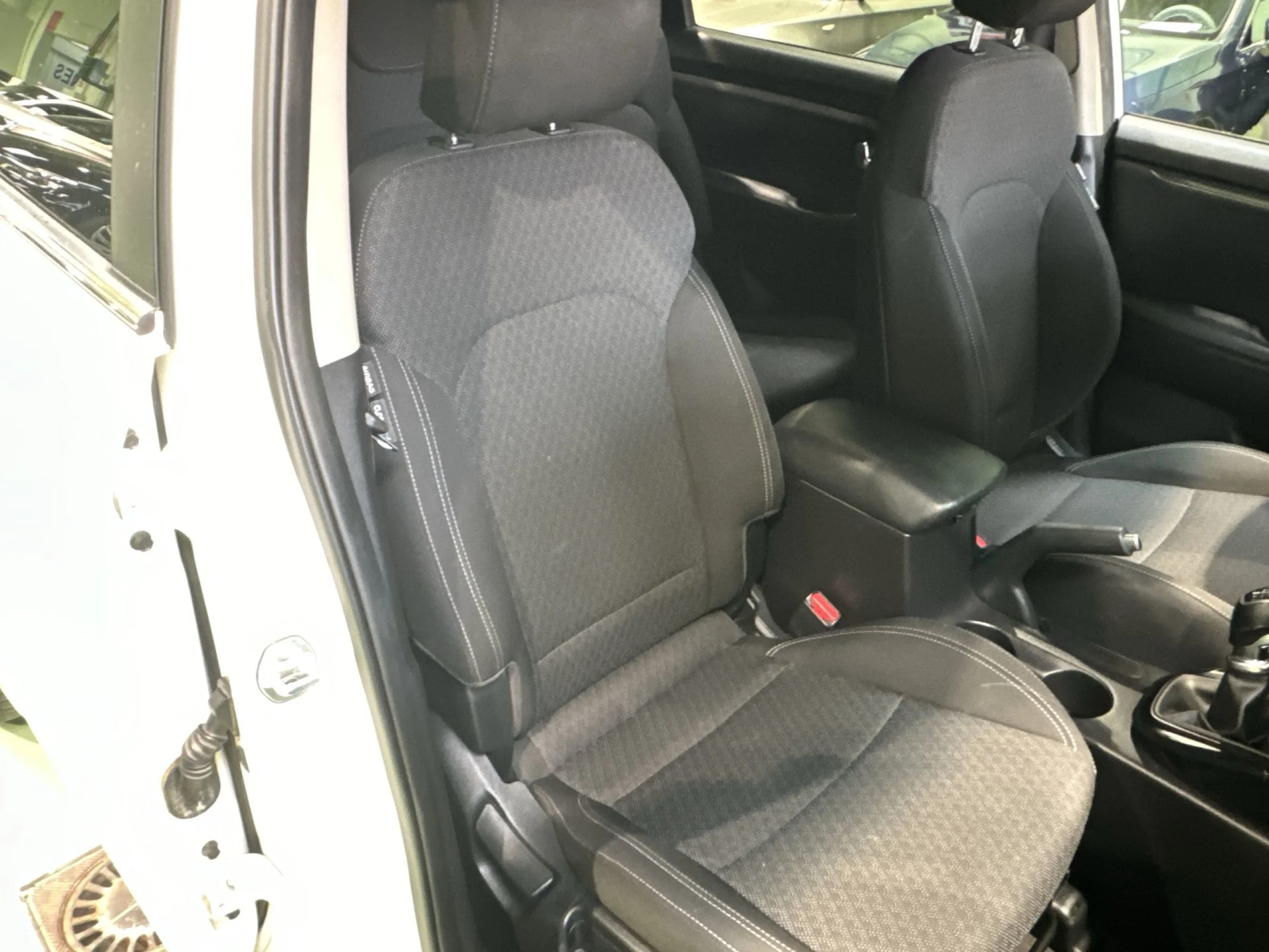 Kia Carens 1.6 GDi Drive 99 kW (135 CV) - Foto 22