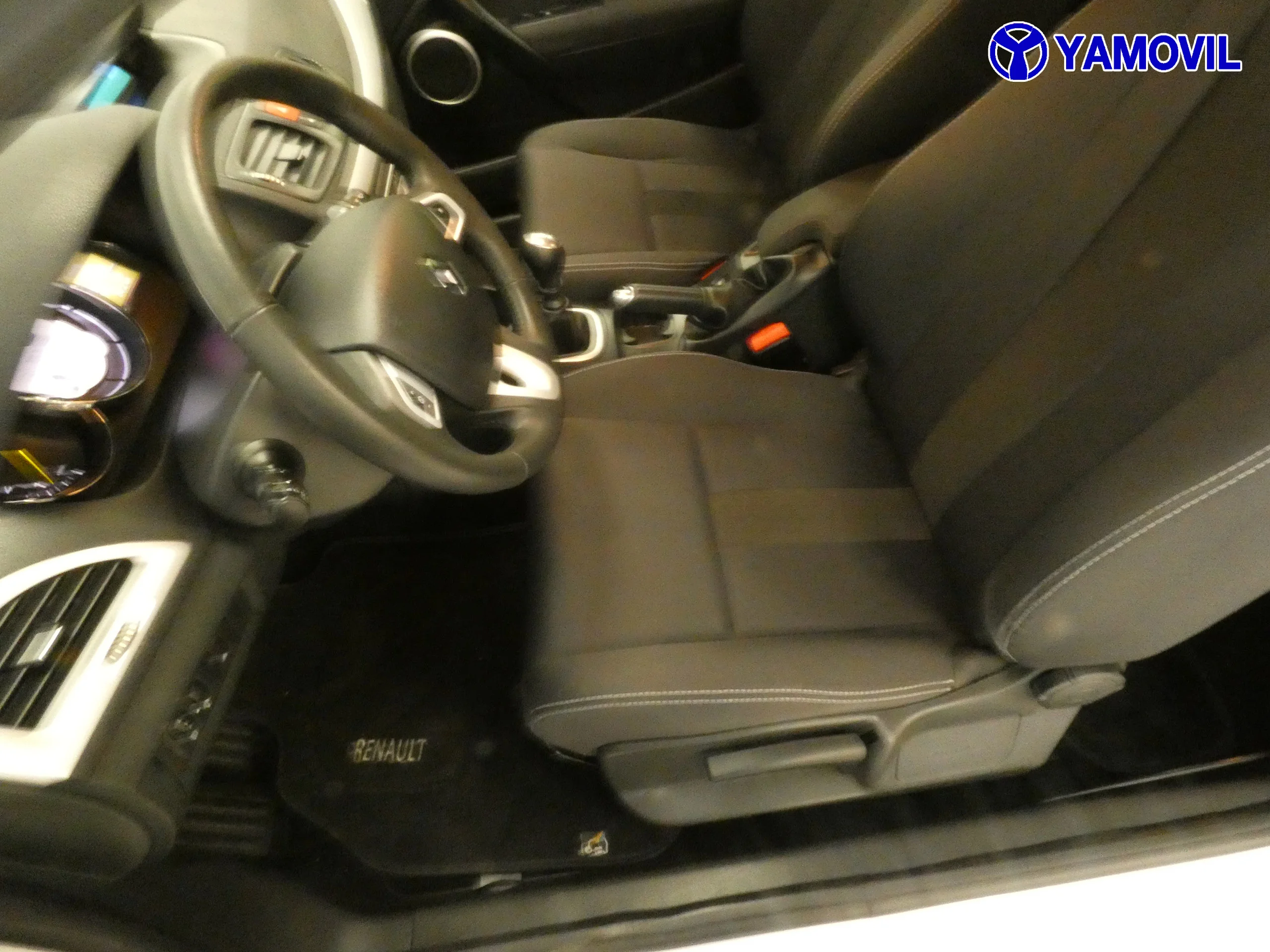 Renault Megane COUPÉ 1.5 DCi DYNAMIQUE MAN 3P - Foto 13