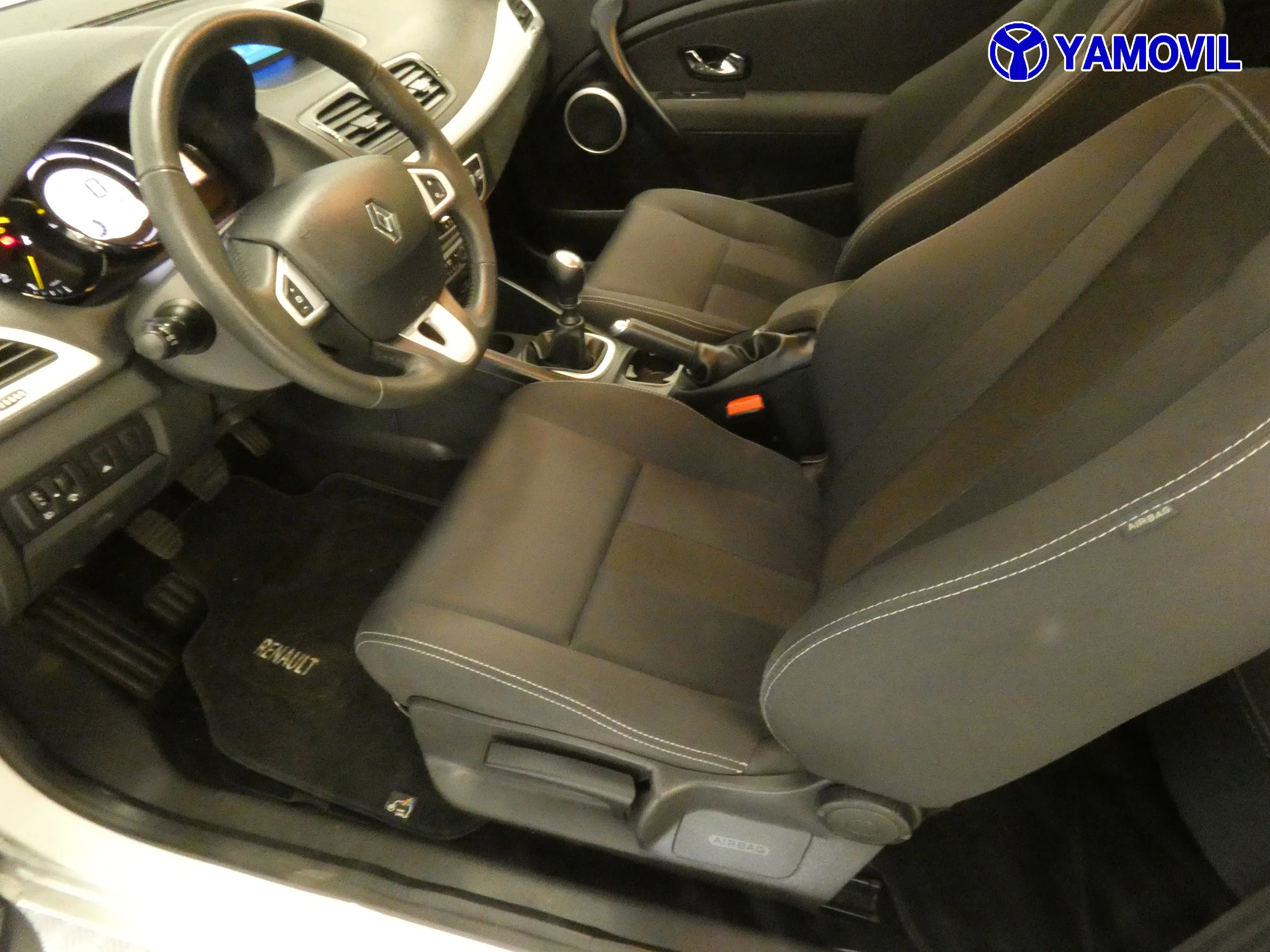 Renault Megane COUPÉ 1.5 DCi DYNAMIQUE MAN 3P - Foto 14