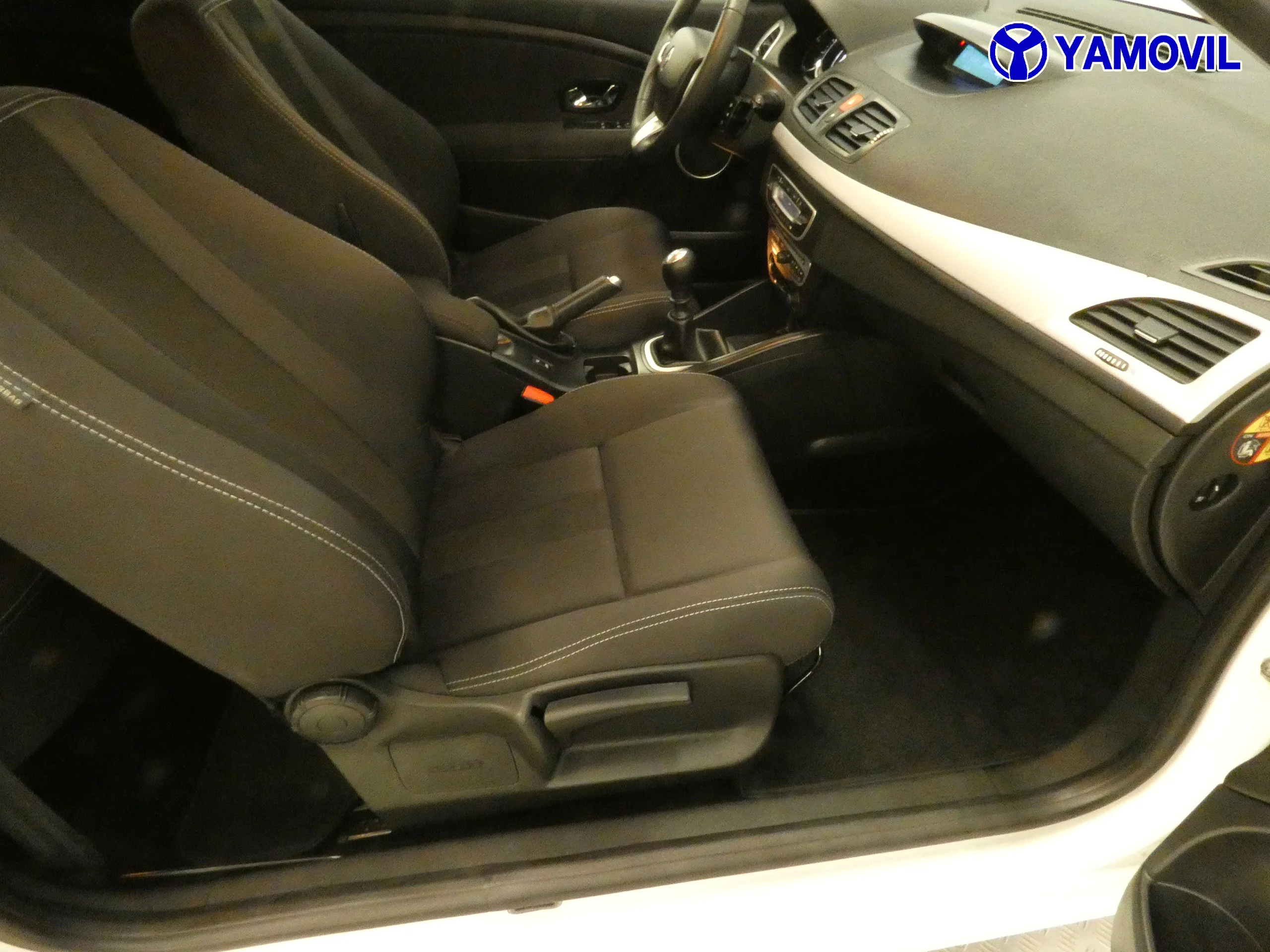 Renault Megane COUPÉ 1.5 DCi DYNAMIQUE MAN 3P - Foto 17