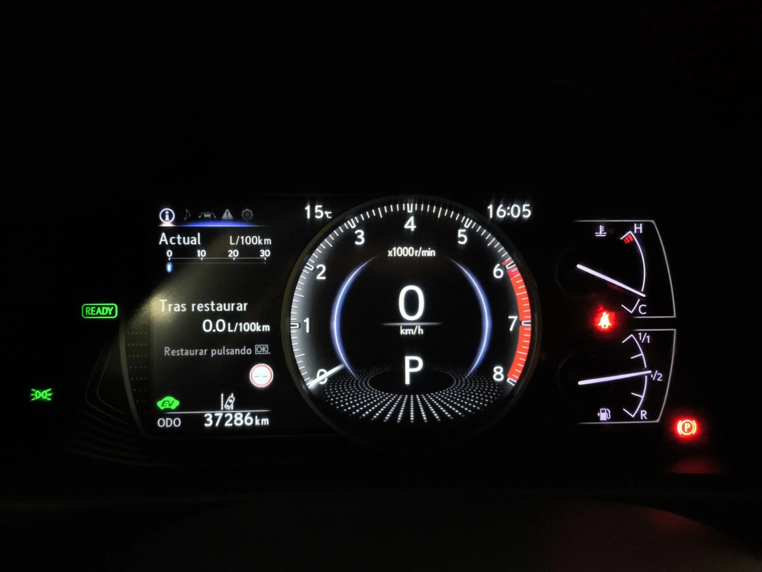Lexus Ux 250h Premium 135 kW (184 CV) - Foto 12