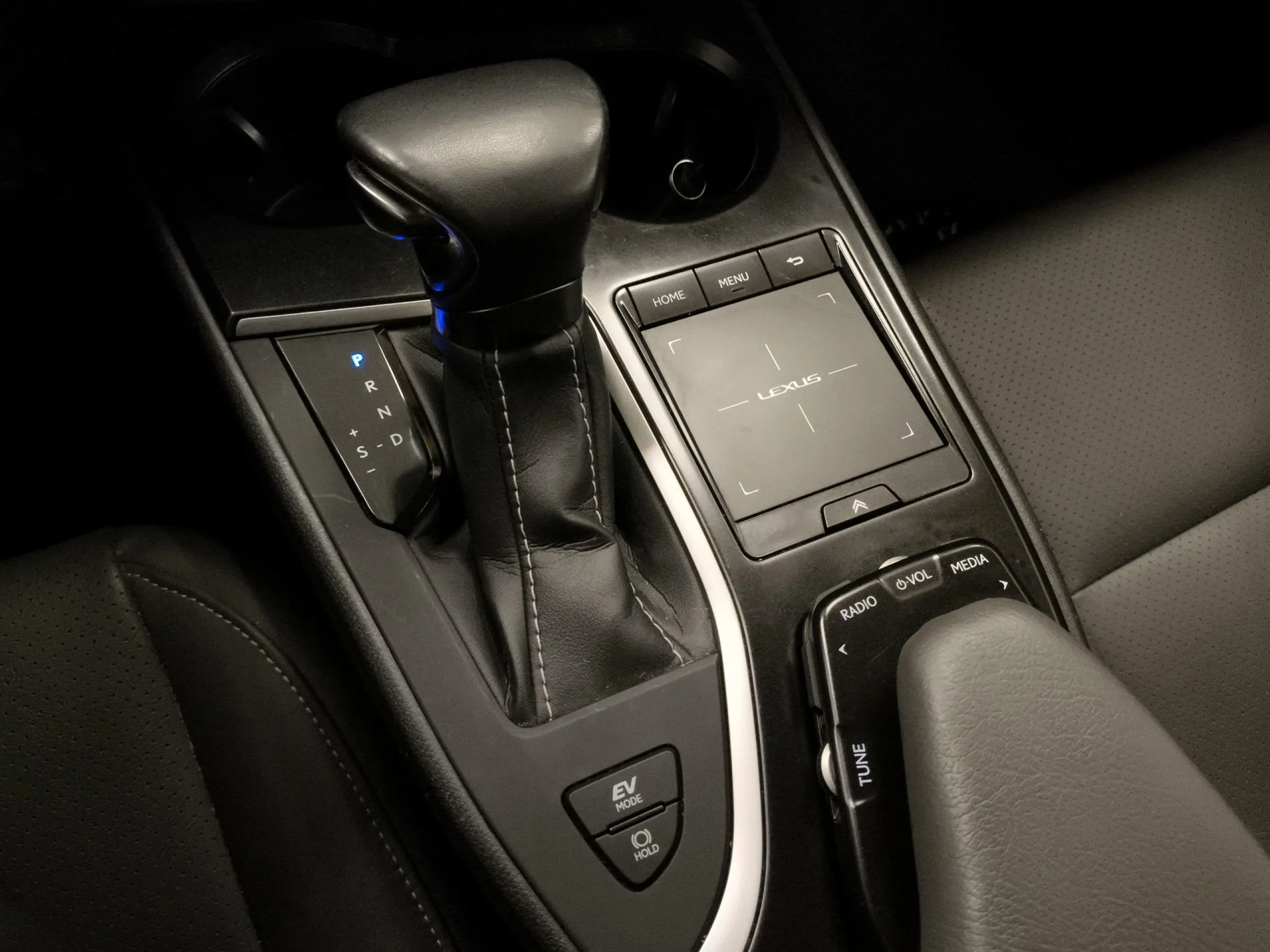 Lexus Ux 250h Premium 135 kW (184 CV) - Foto 16