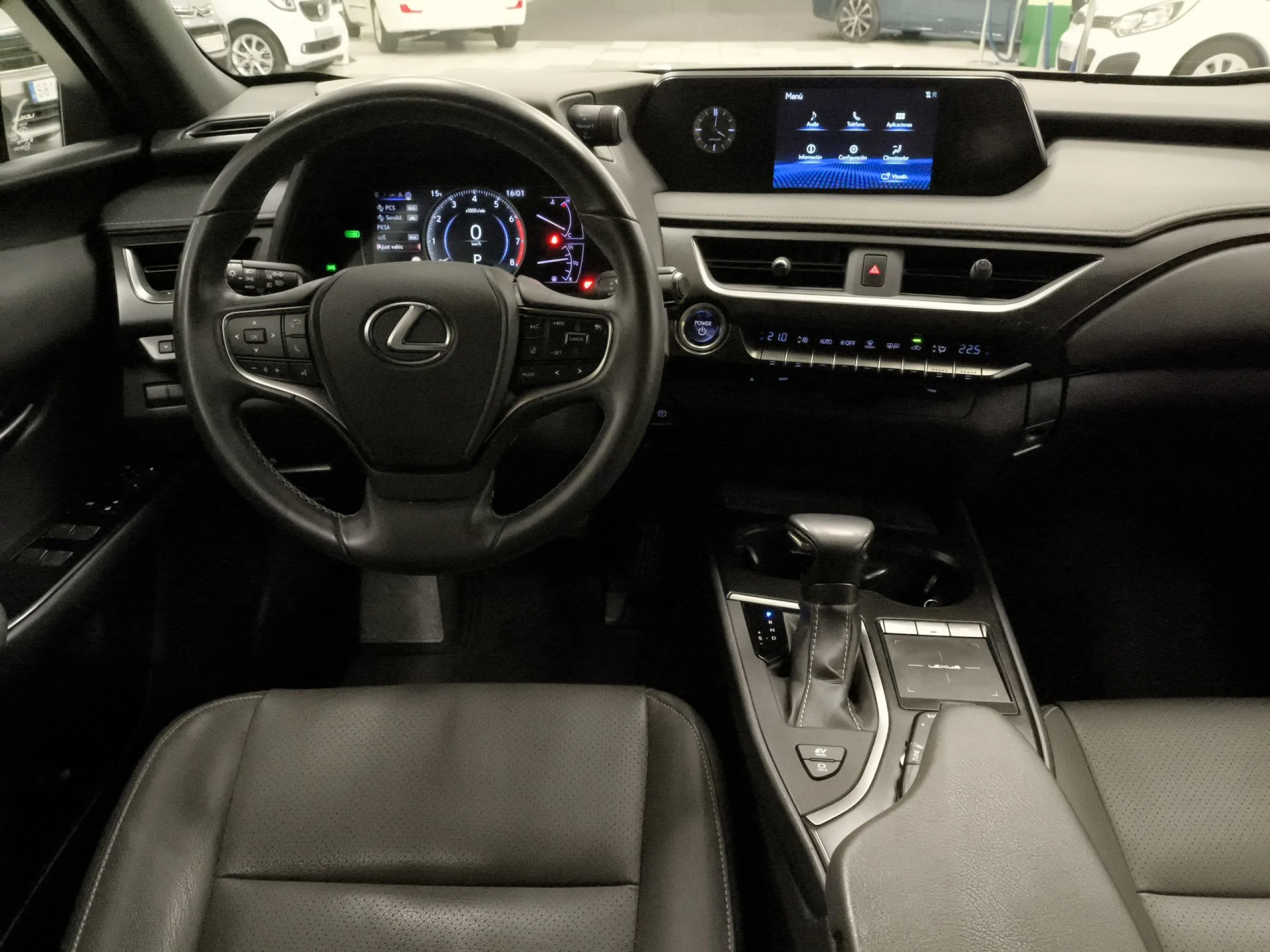 Lexus Ux 250h Premium 135 kW (184 CV) - Foto 17