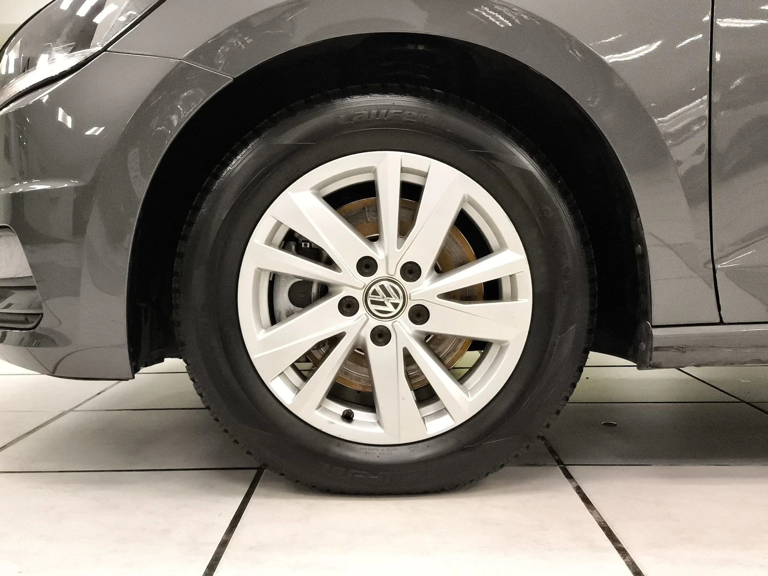Volkswagen Touran Advance 2.0 TDI 85 kW (115 CV) DSG - Foto 7