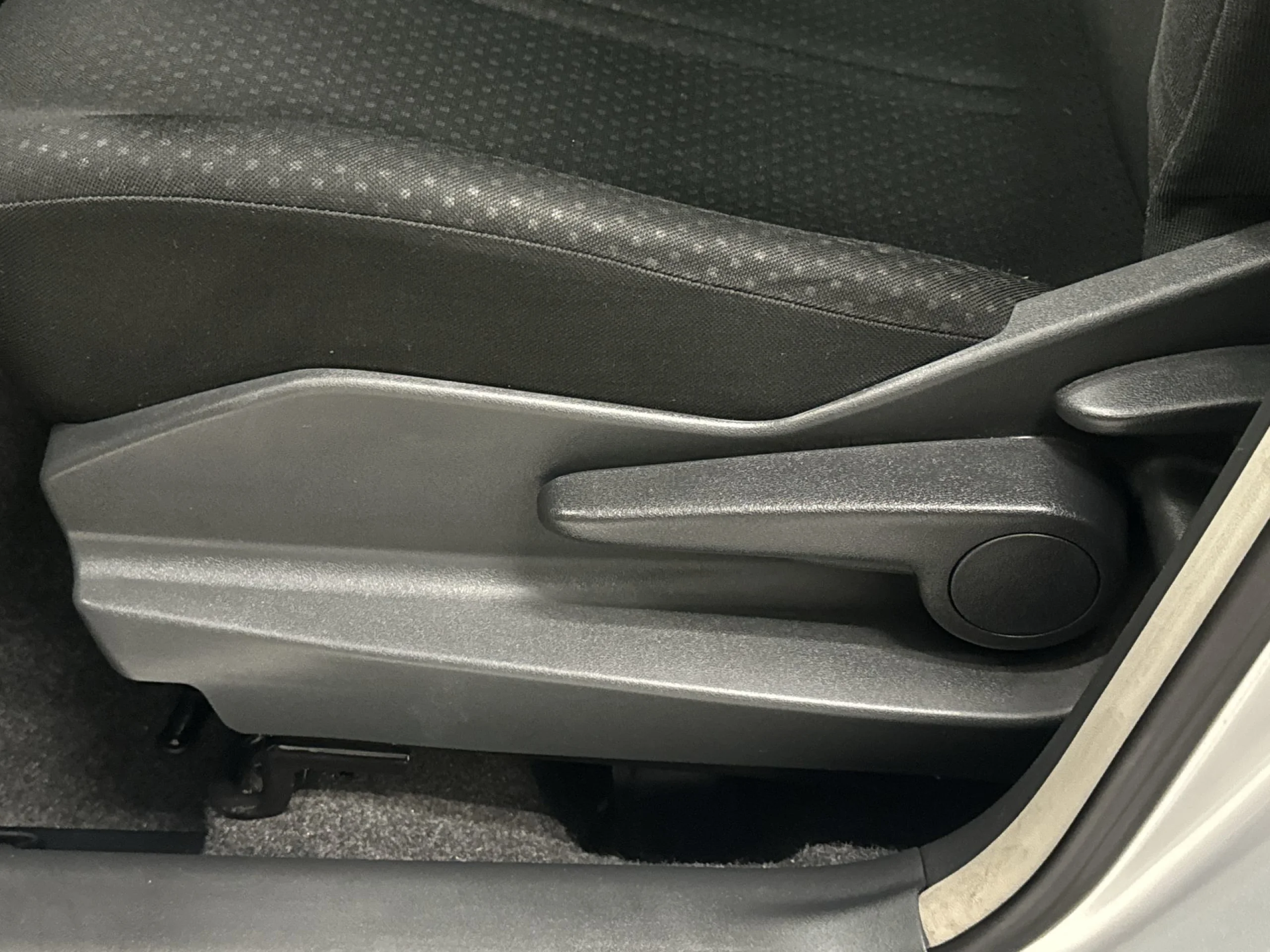 Toyota Yaris 1.0 VVT-I TS 51 kW (69 CV) - Foto 9
