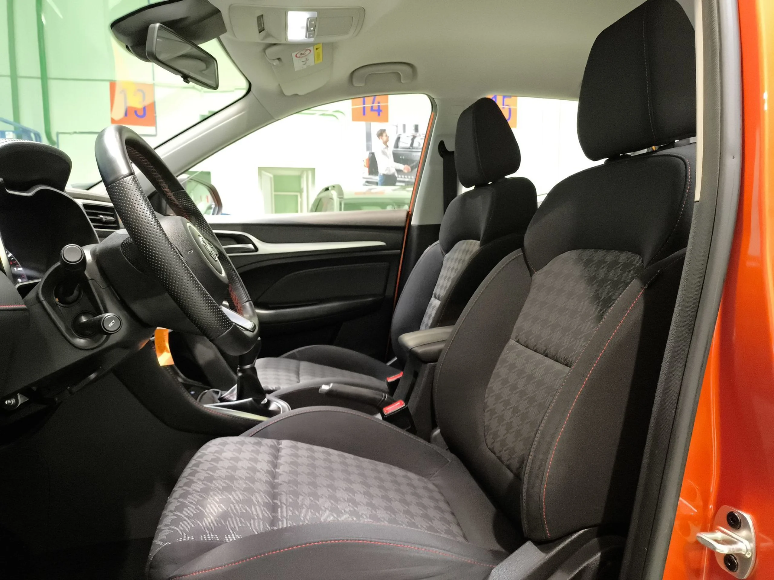 MG ZS 1.5 Comfort 78 kW (106 CV) - Foto 8