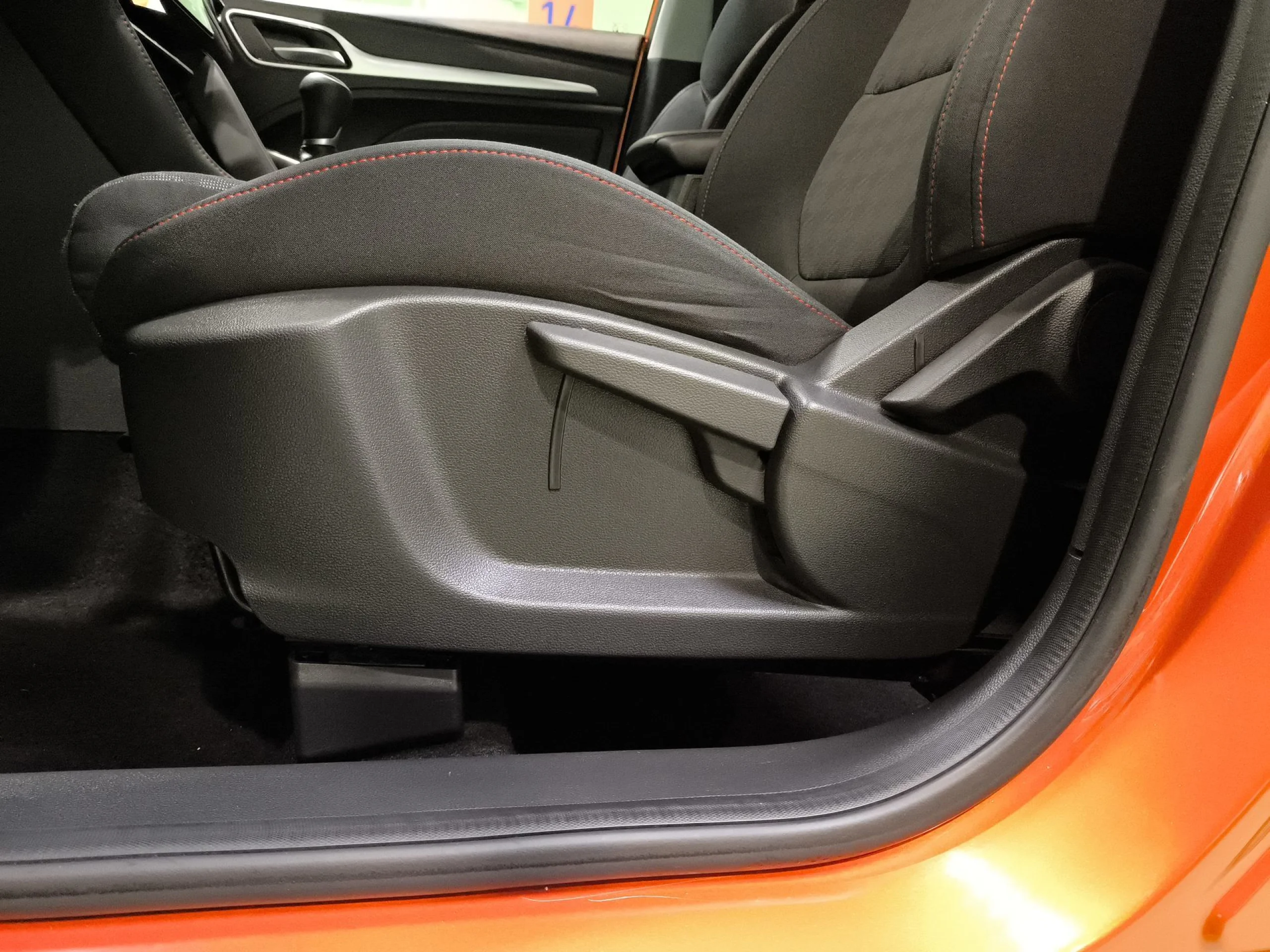 MG ZS 1.5 Comfort 78 kW (106 CV) - Foto 9