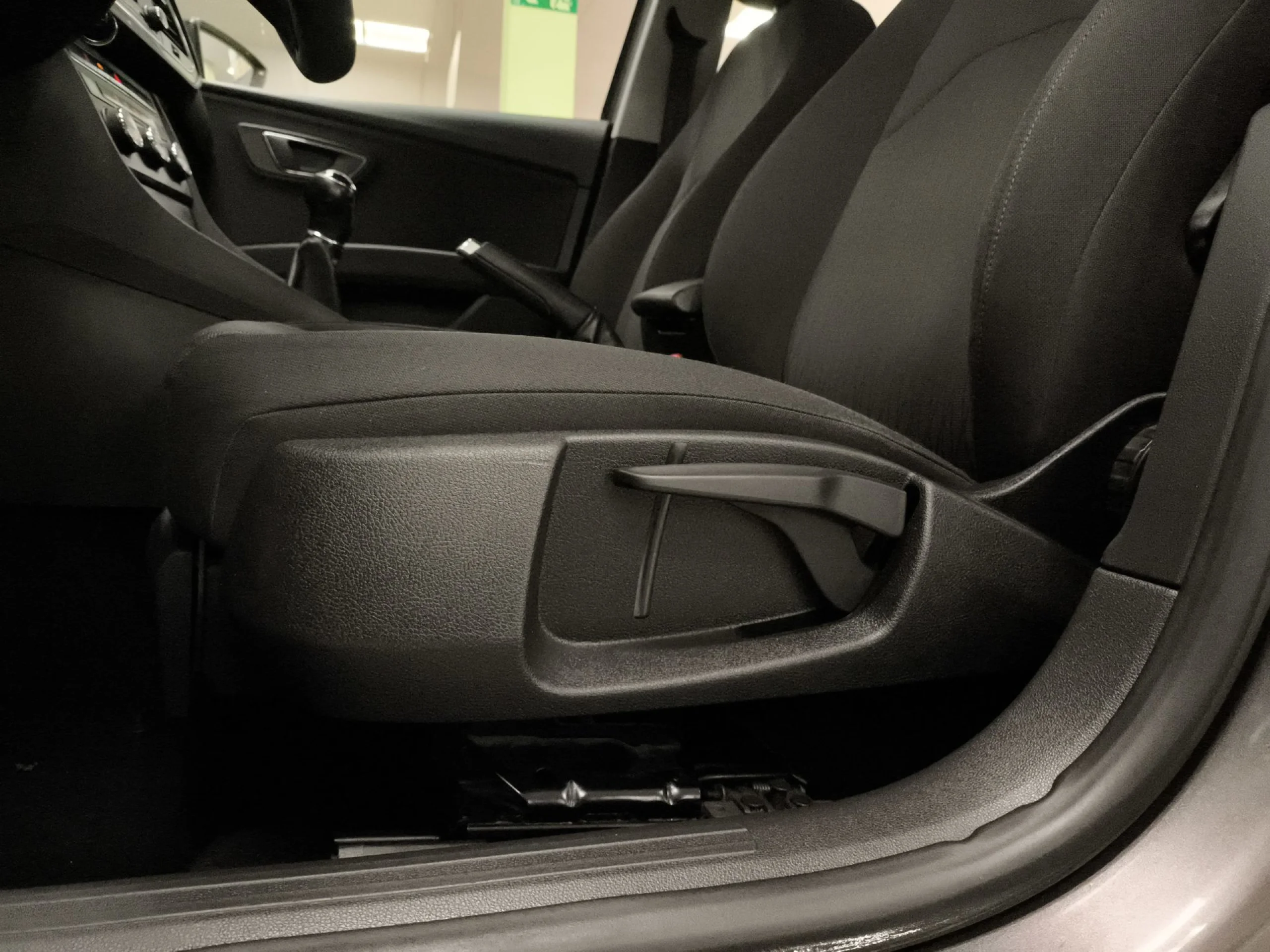 Seat León ST 1.6 TDI SANDS Style 77 kW (105 CV) - Foto 9