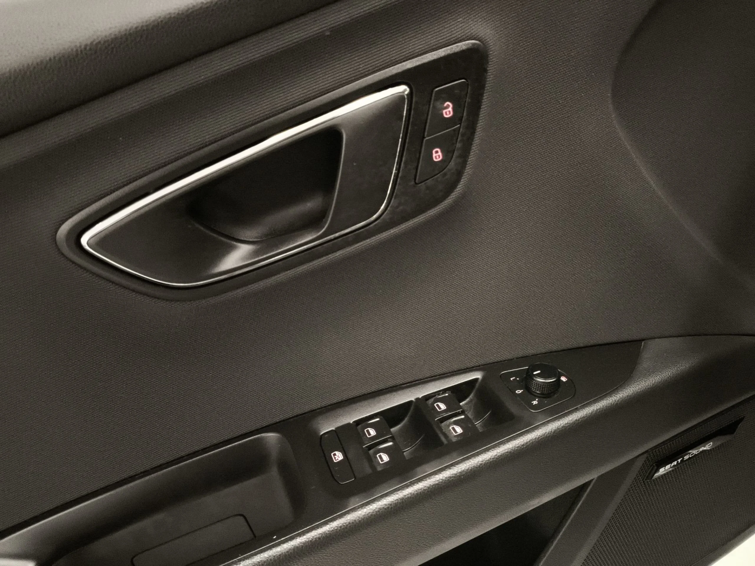 Seat León ST 1.6 TDI SANDS Style 77 kW (105 CV) - Foto 10