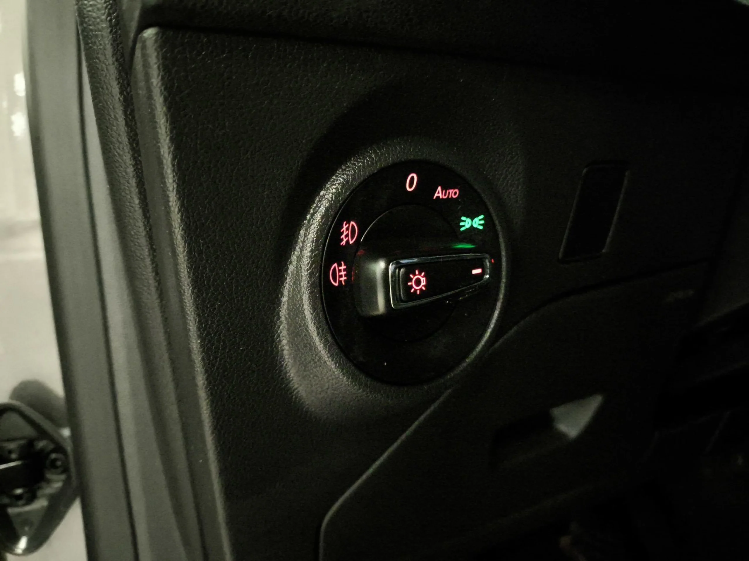 Seat León ST 1.6 TDI SANDS Style 77 kW (105 CV) - Foto 12