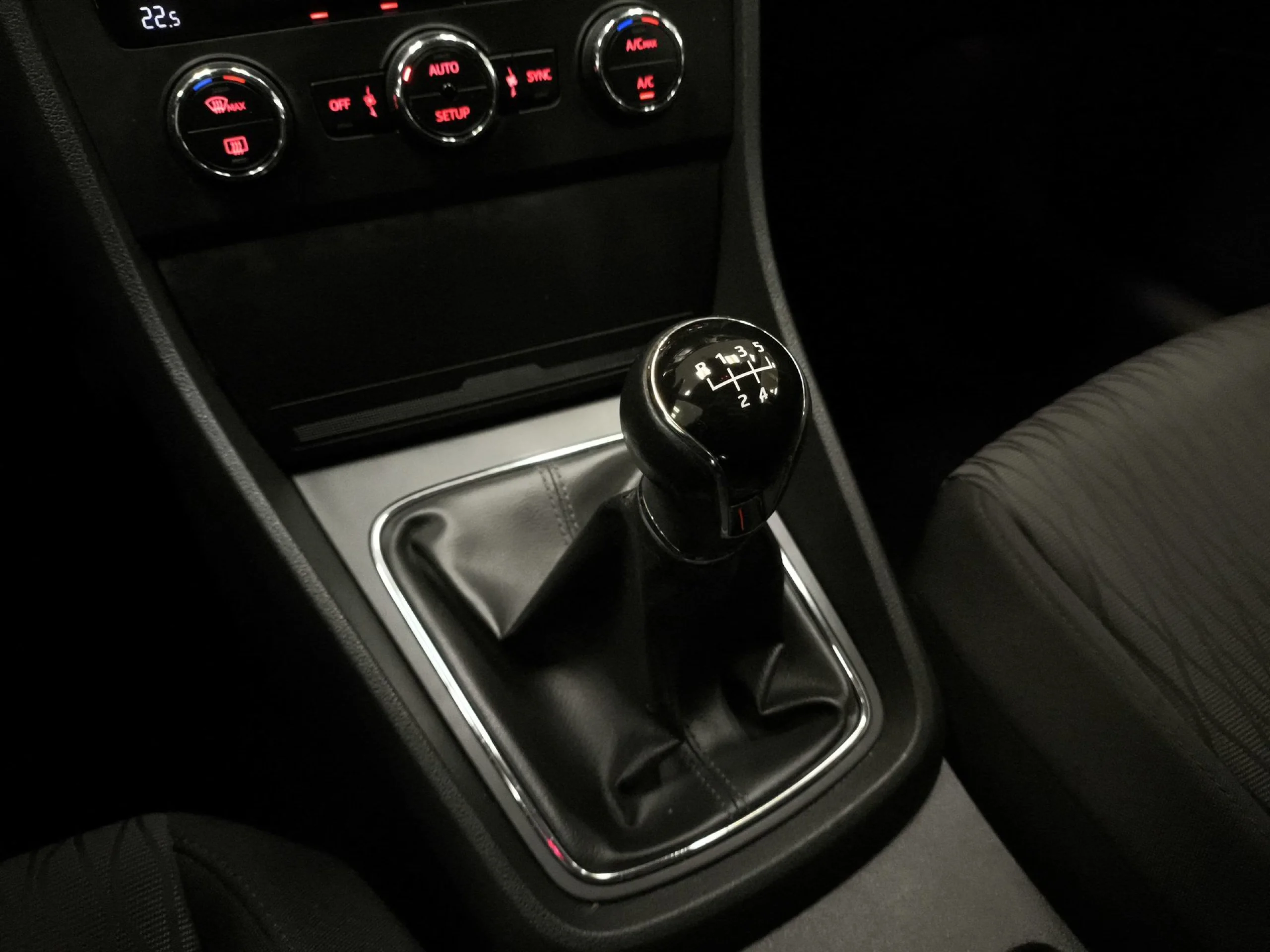 Seat León ST 1.6 TDI SANDS Style 77 kW (105 CV) - Foto 19