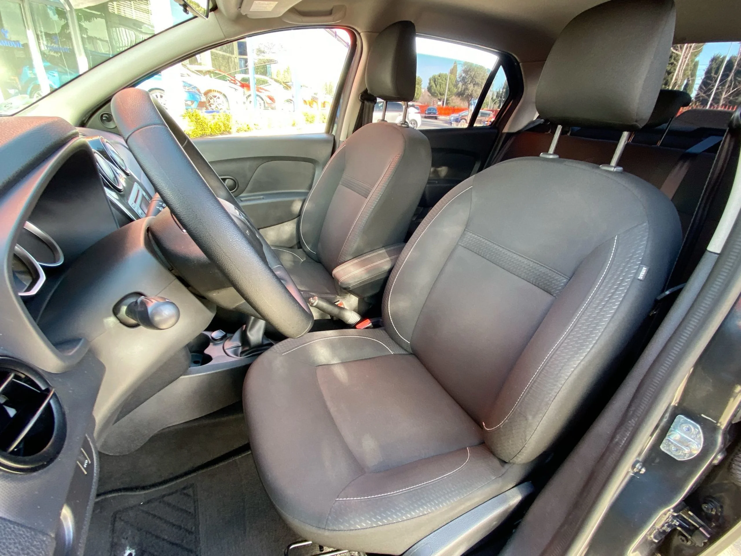 Dacia Logan Ambiance dCi 55 kW (75 CV) - Foto 8