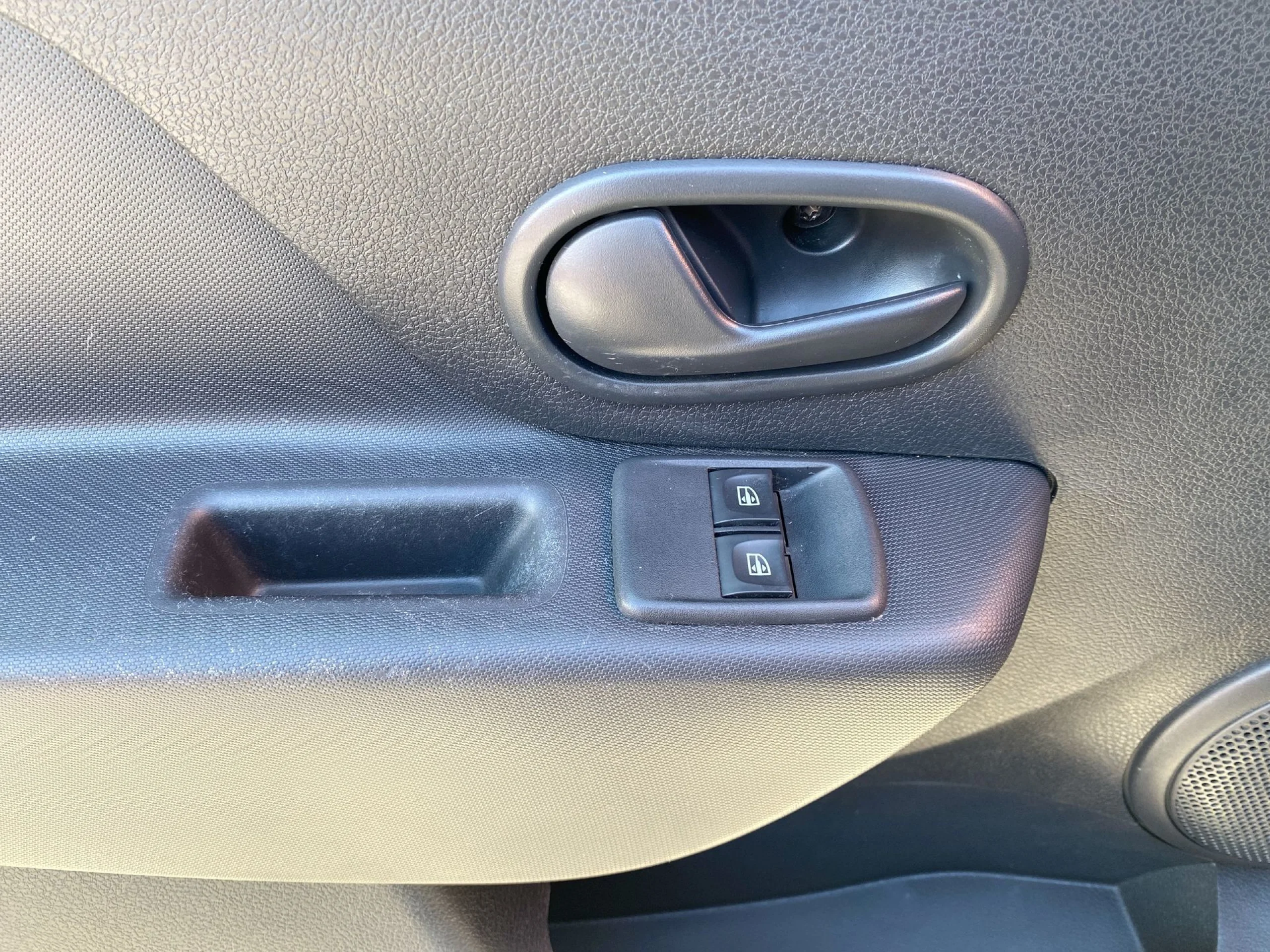 Dacia Logan Ambiance dCi 55 kW (75 CV) - Foto 9
