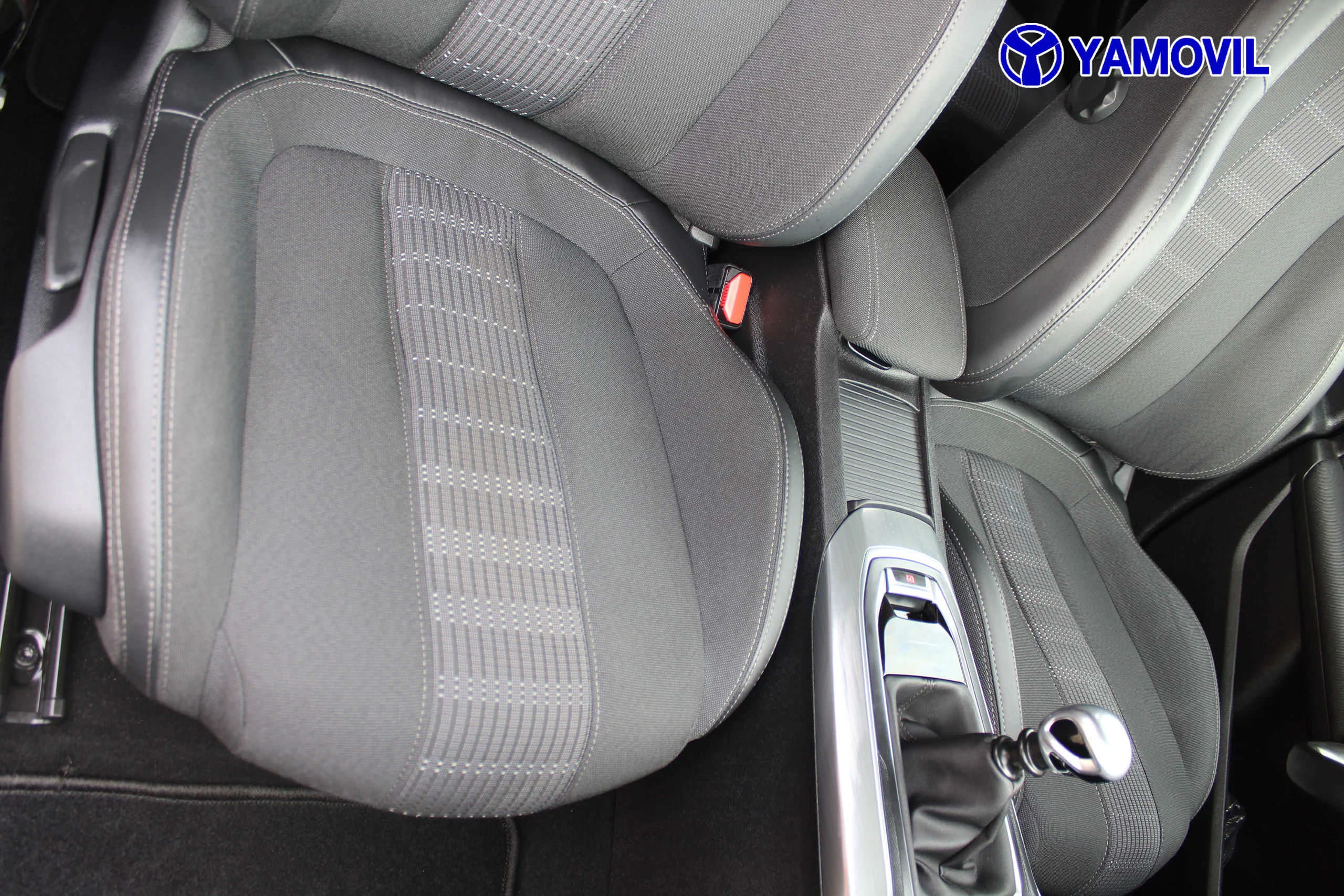 Peugeot 308 SW PureTech 130 SANDS Allure 96 kW (130 CV) - Foto 18