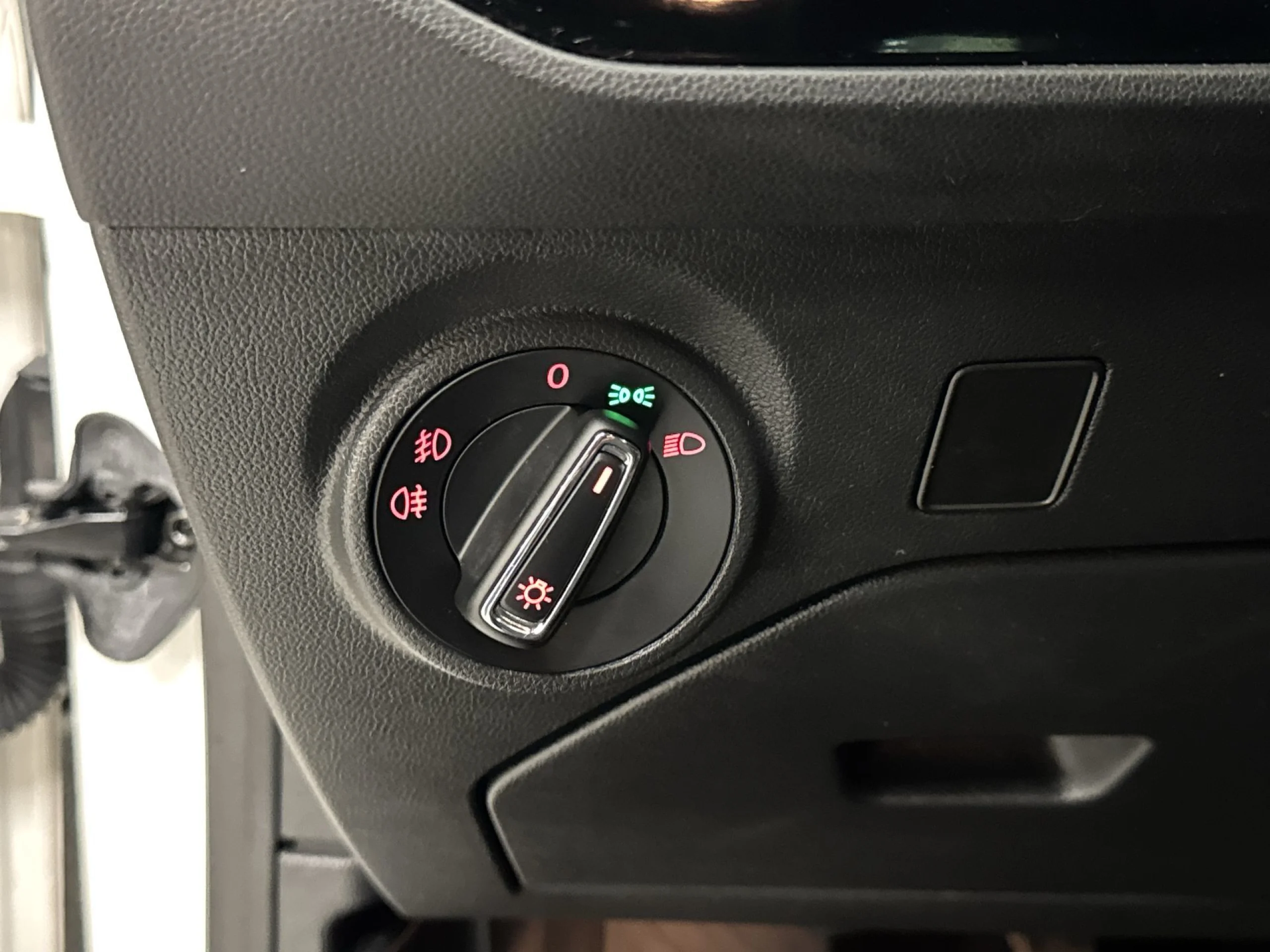 Seat León ST 1.6 TDI SANDS Style 77 kW (105 CV) - Foto 12