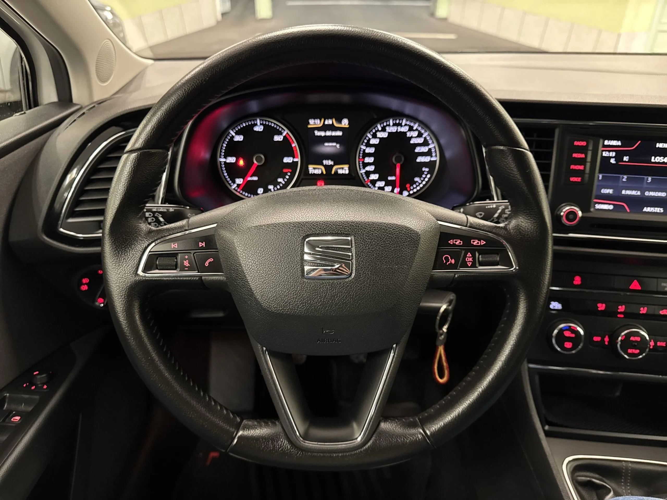 Seat León ST 1.6 TDI SANDS Style 77 kW (105 CV) - Foto 13