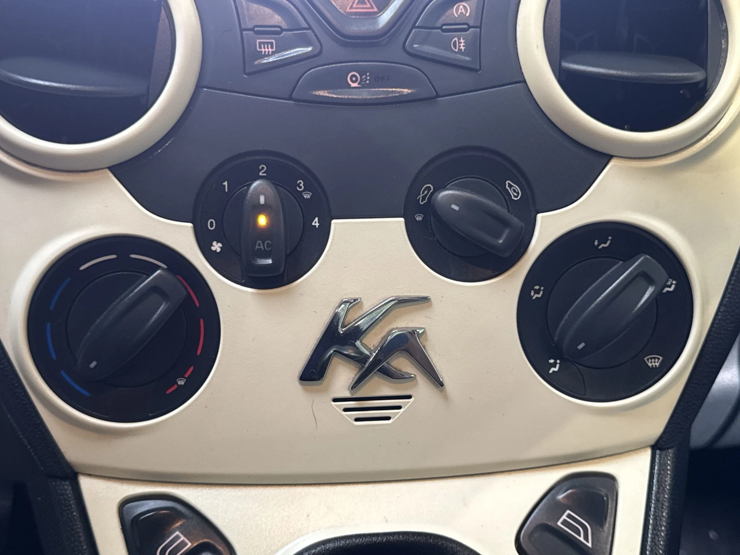 Ford Ka 1.2 Duratec SANDS Urban 51 kW (69 CV) - Foto 16