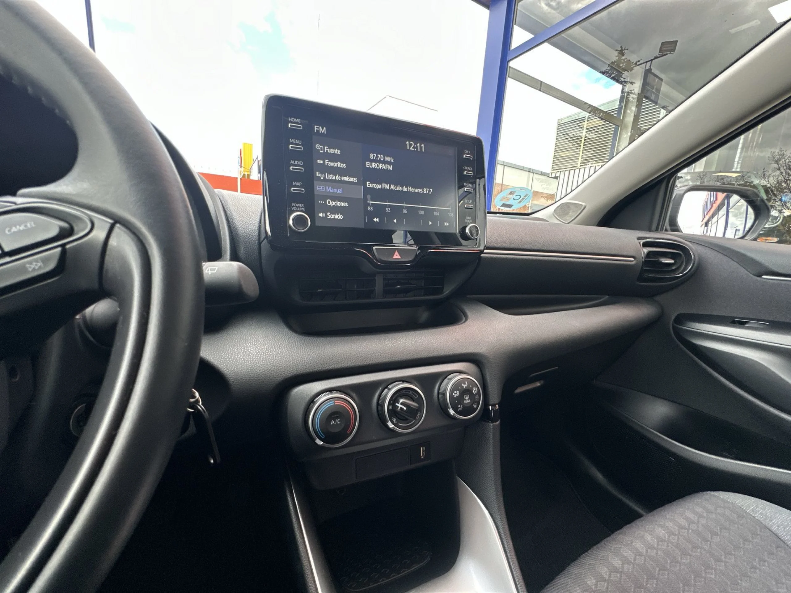 Toyota Yaris 1.5 S-Edition 92 kW (125 CV) - Foto 16