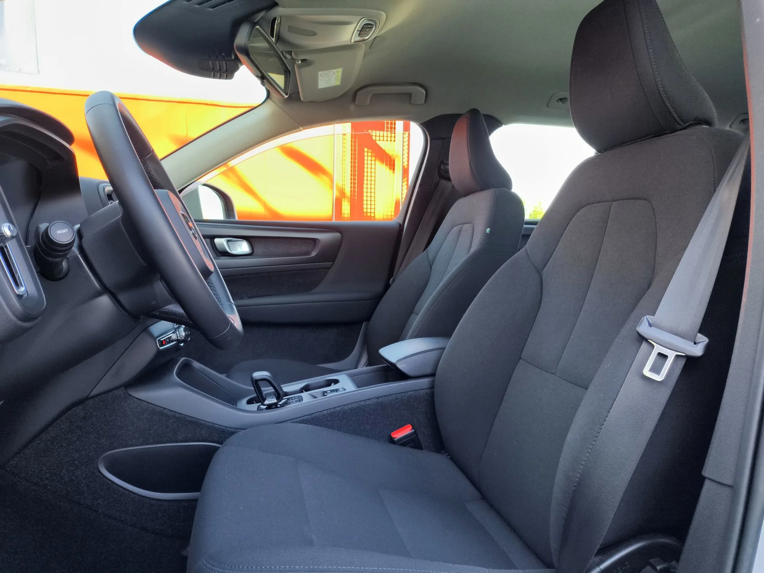 Volvo XC40 T2 Essential Auto 95 kW (129 CV) - Foto 8