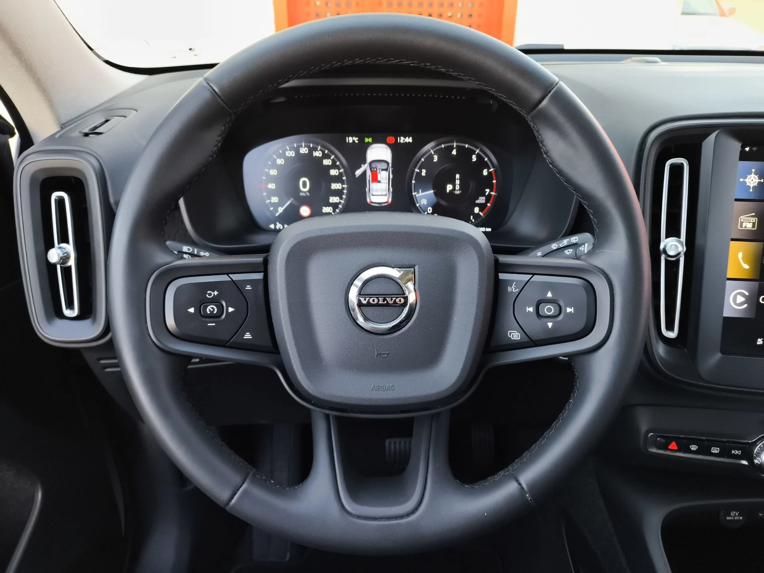 Volvo XC40 T2 Essential Auto 95 kW (129 CV) - Foto 13