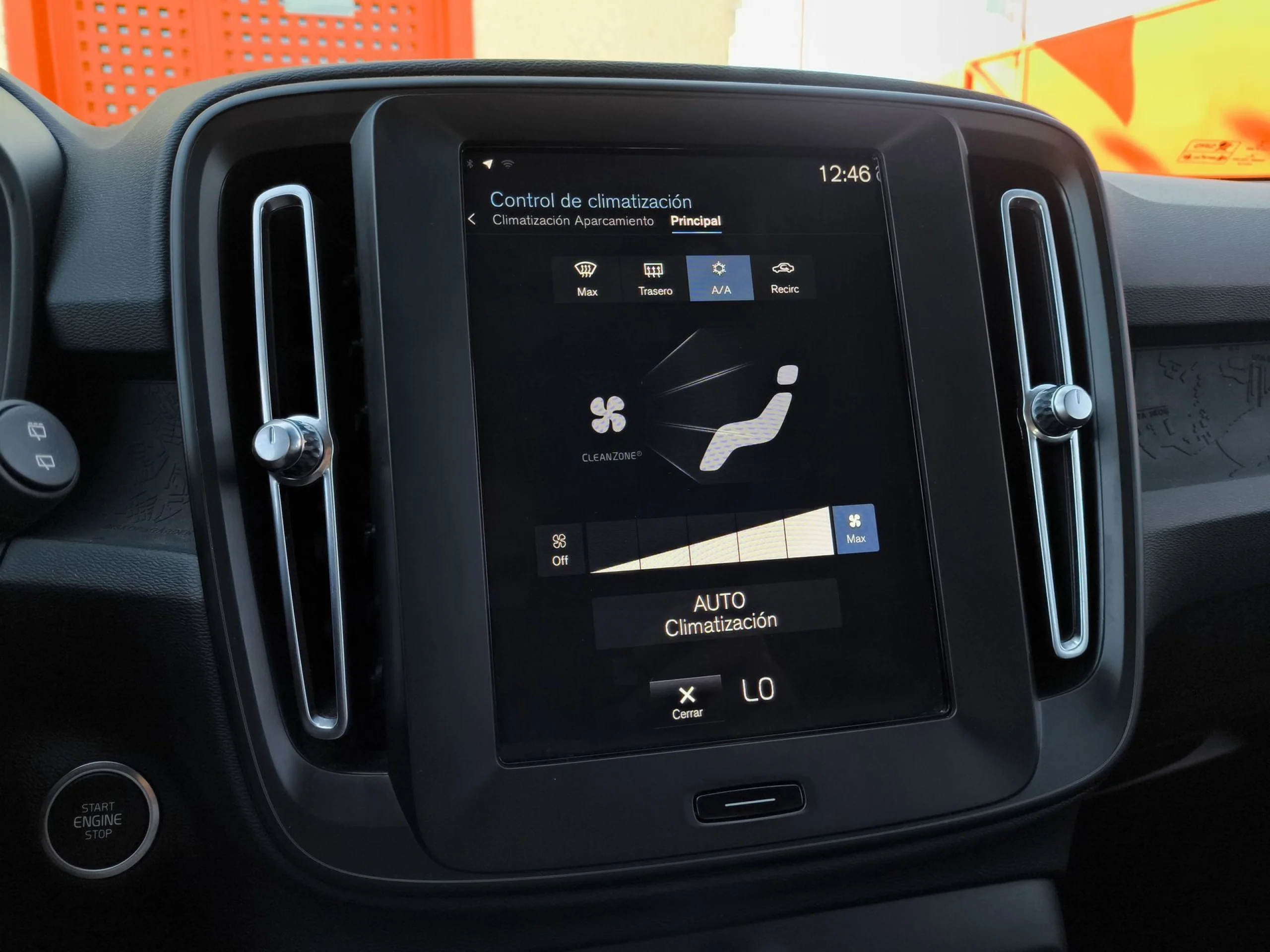 Volvo XC40 T2 Essential Auto 95 kW (129 CV) - Foto 18