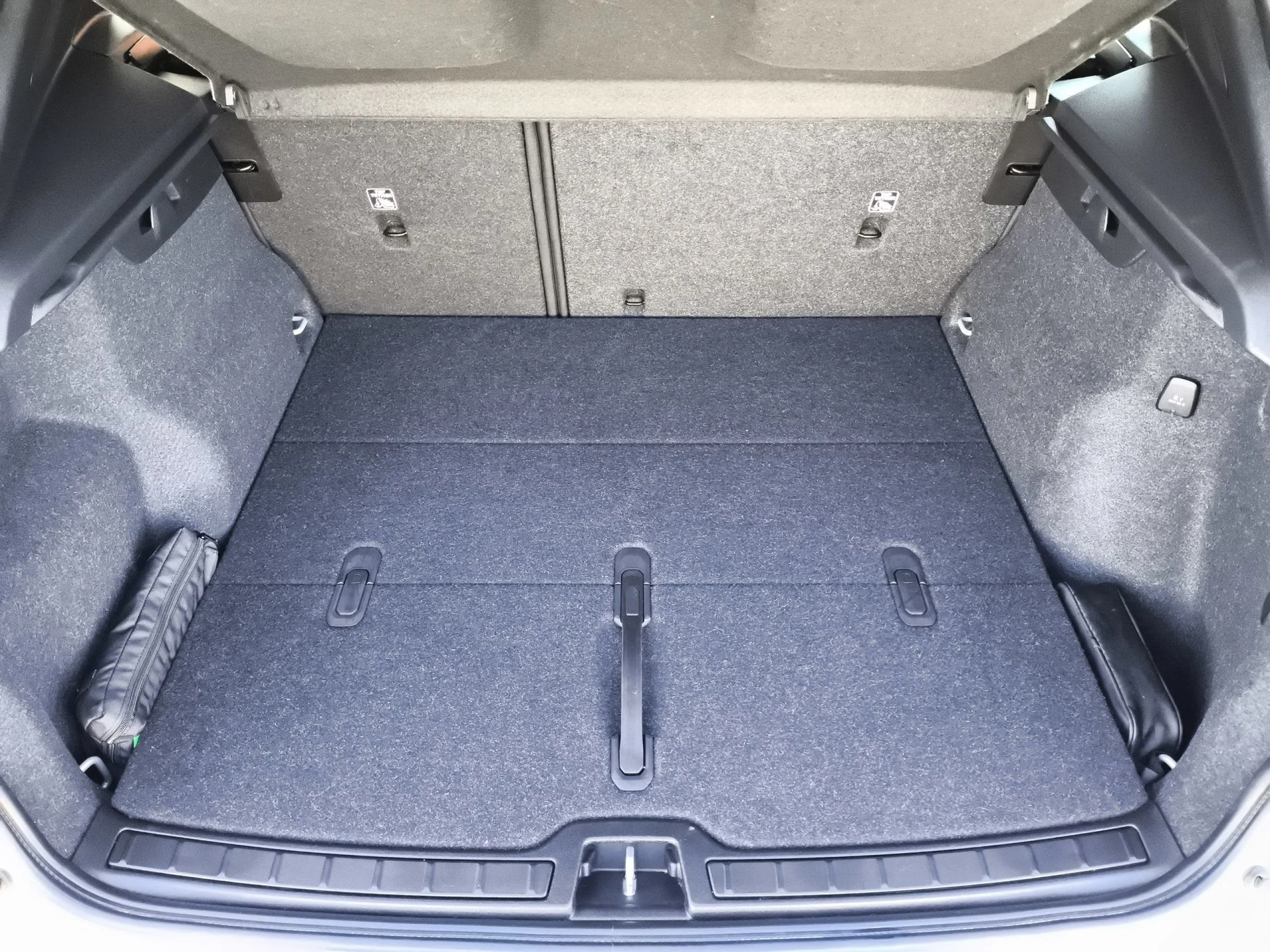 Volvo XC40 T2 Essential Auto 95 kW (129 CV) - Foto 22