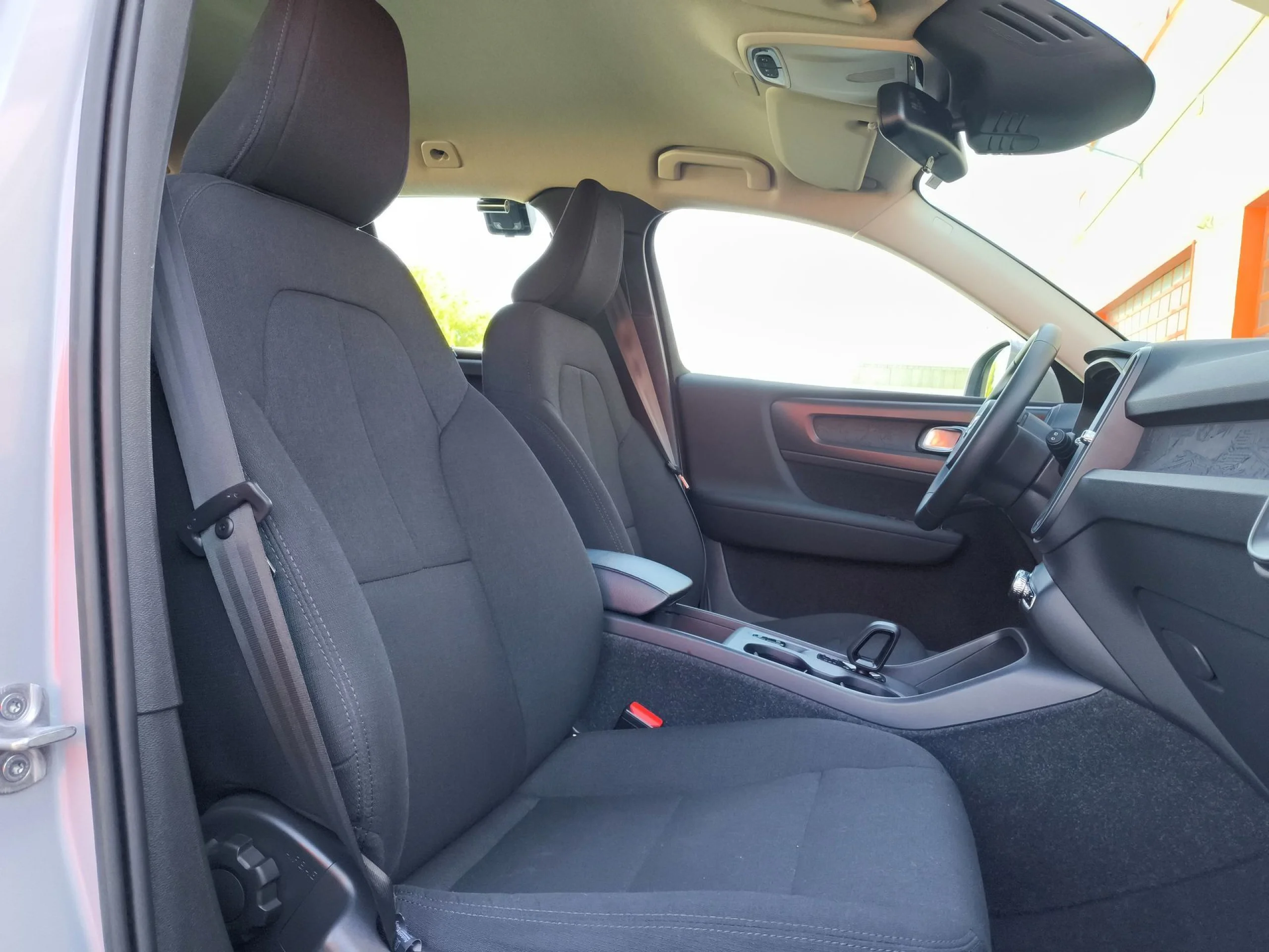 Volvo XC40 T2 Essential Auto 95 kW (129 CV) - Foto 23