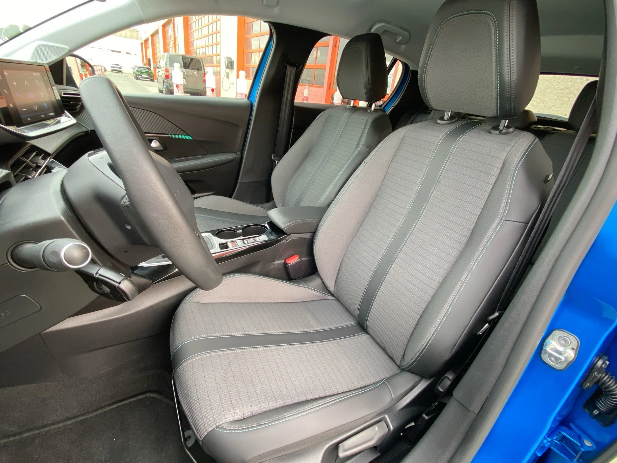 Peugeot 208 PureTech 100 Allure Pack 75 kW (100 CV) - Foto 8