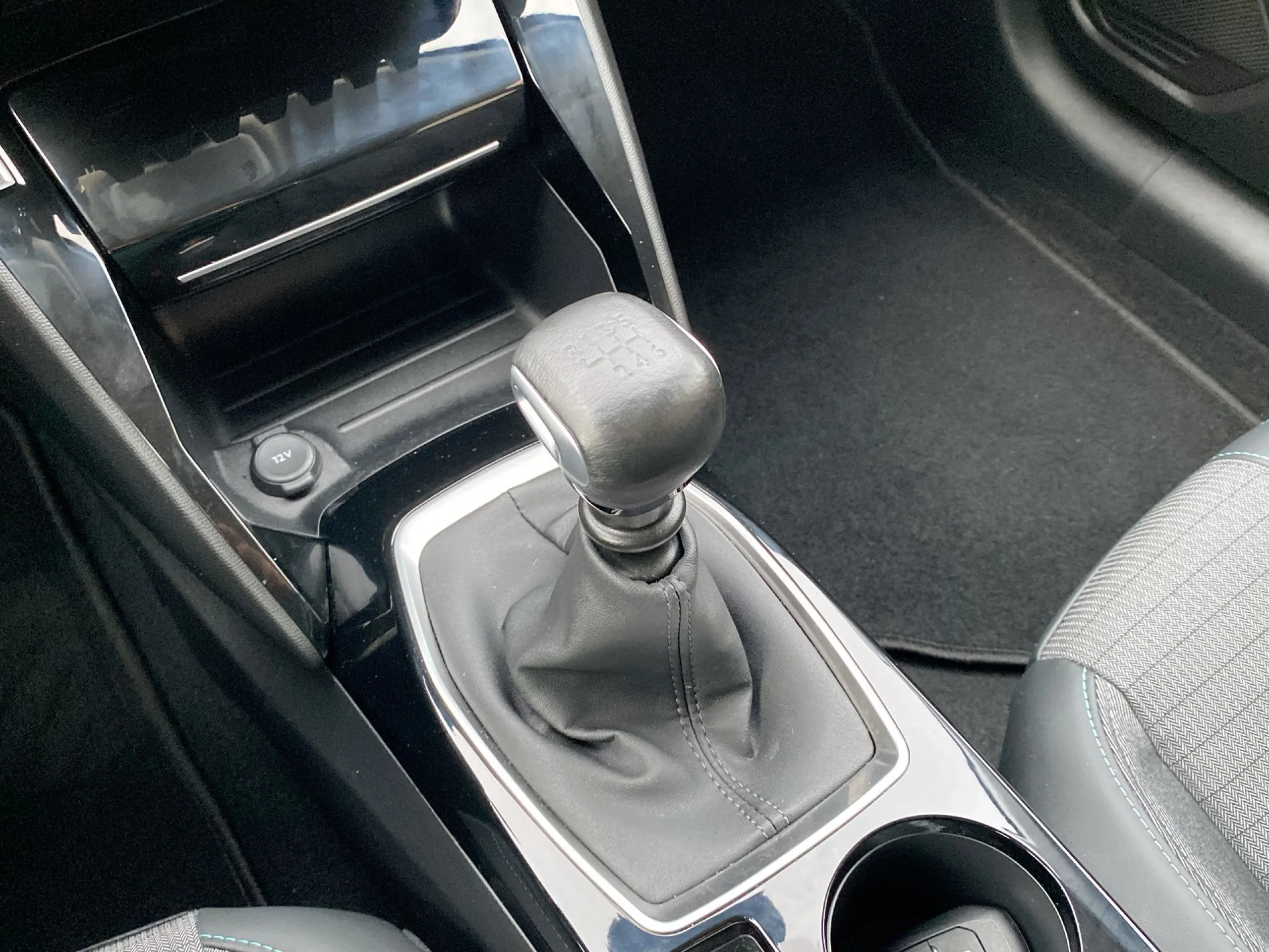 Peugeot 208 PureTech 100 Allure Pack 75 kW (100 CV) - Foto 16