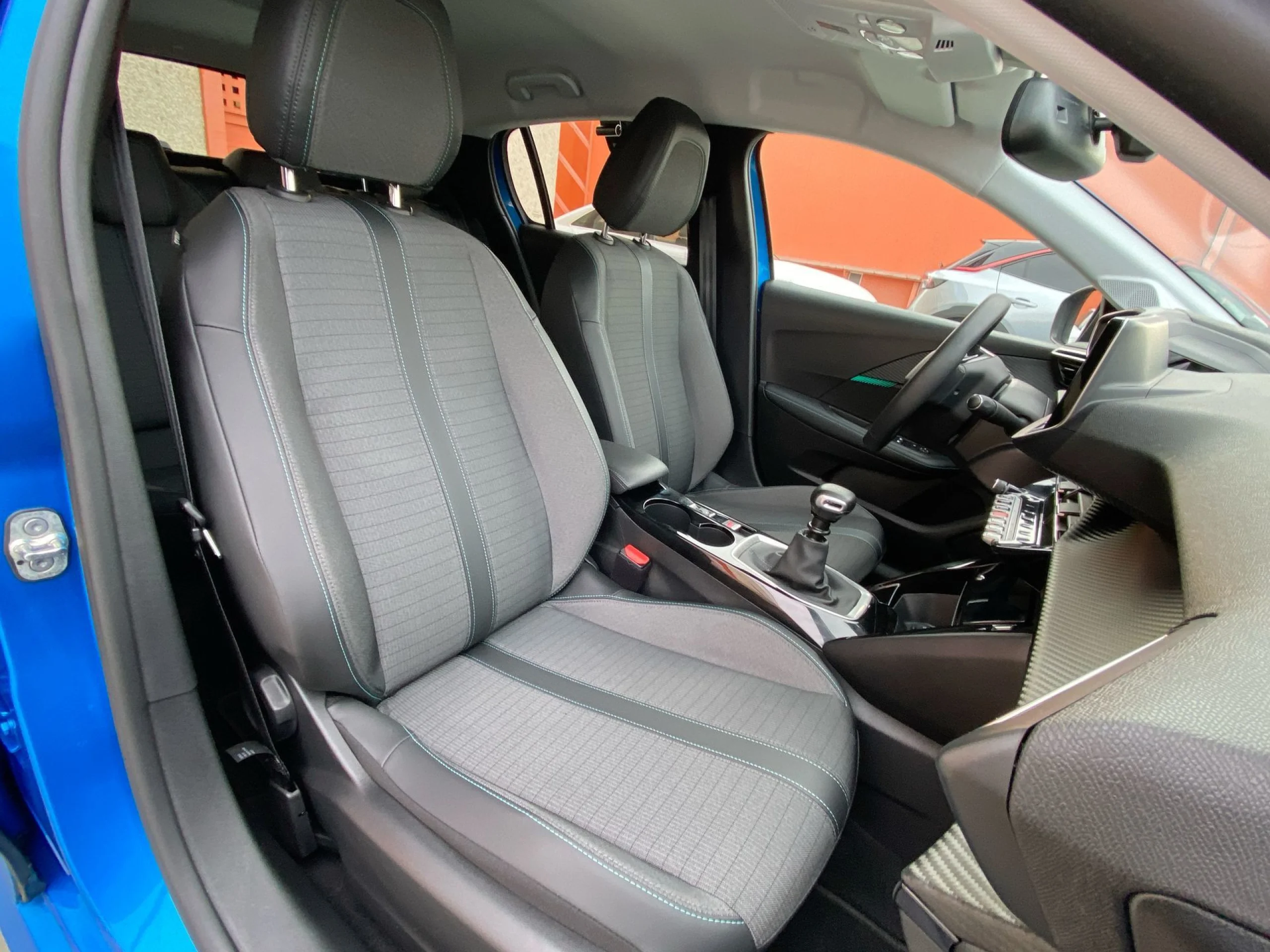 Peugeot 208 PureTech 100 Allure Pack 75 kW (100 CV) - Foto 20