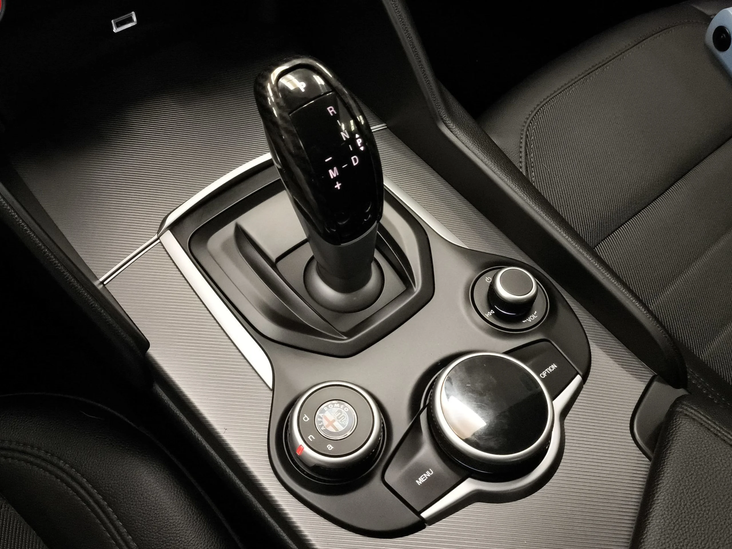 Alfa Romeo Giulia 2.2 Diesel Super AT 132 kW (180 CV) - Foto 17