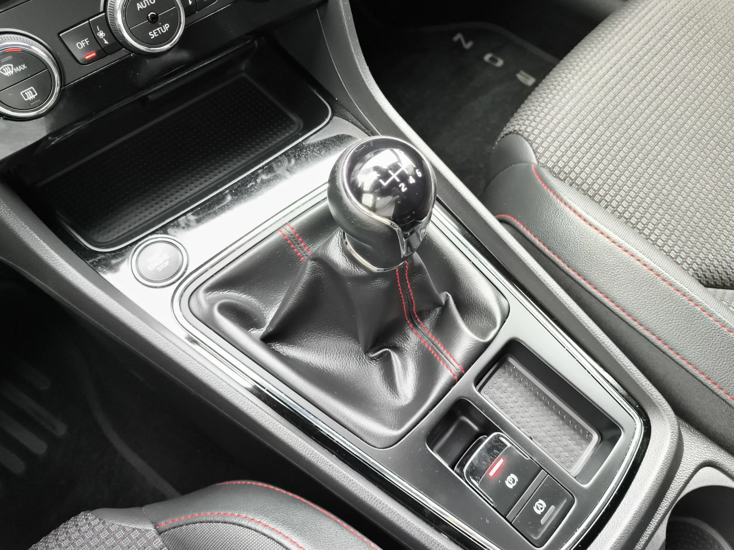 Seat León 1.5 TSI SANDS FR Edition Plus 110 kW (150 CV) - Foto 17