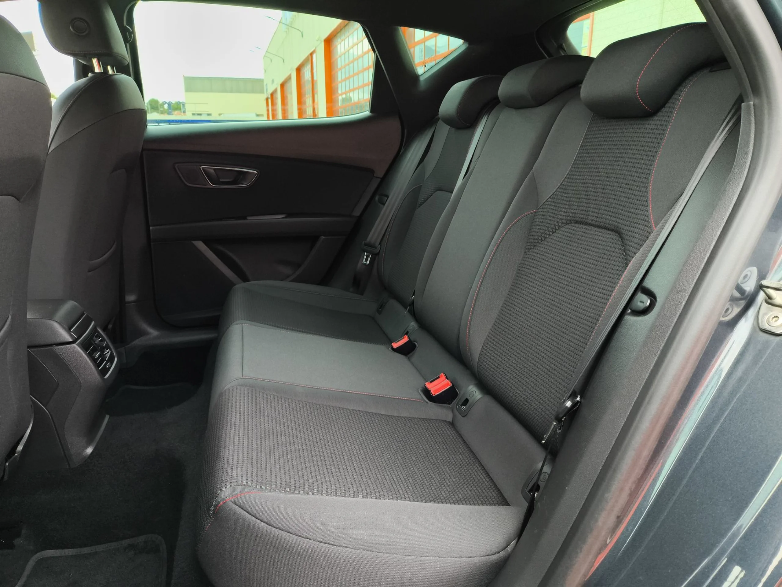 Seat León 1.5 TSI SANDS FR Edition Plus 110 kW (150 CV) - Foto 19