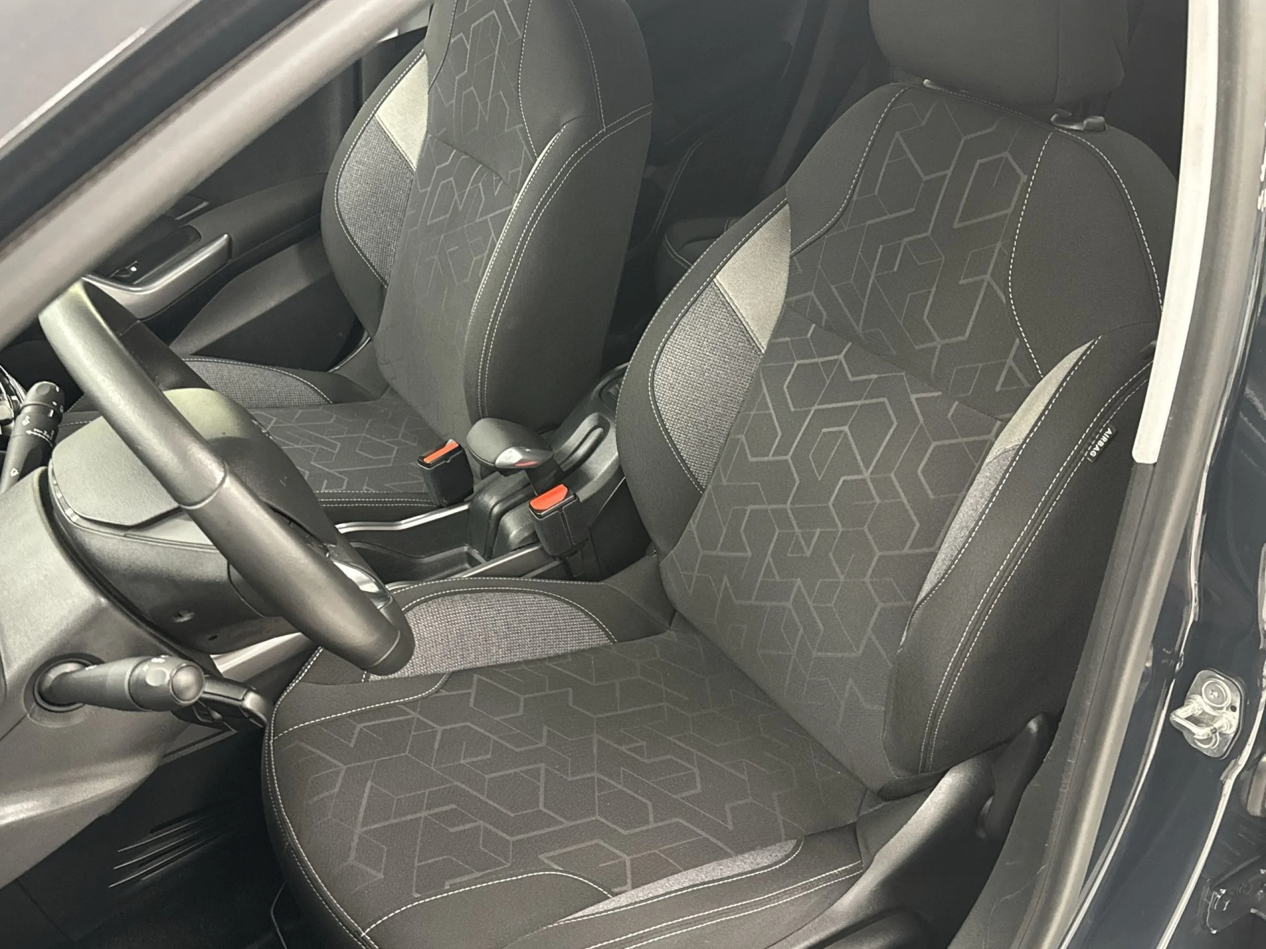 Peugeot 2008 SUV PureTech 110 SANDS Style 81 kW (110 CV) - Foto 8