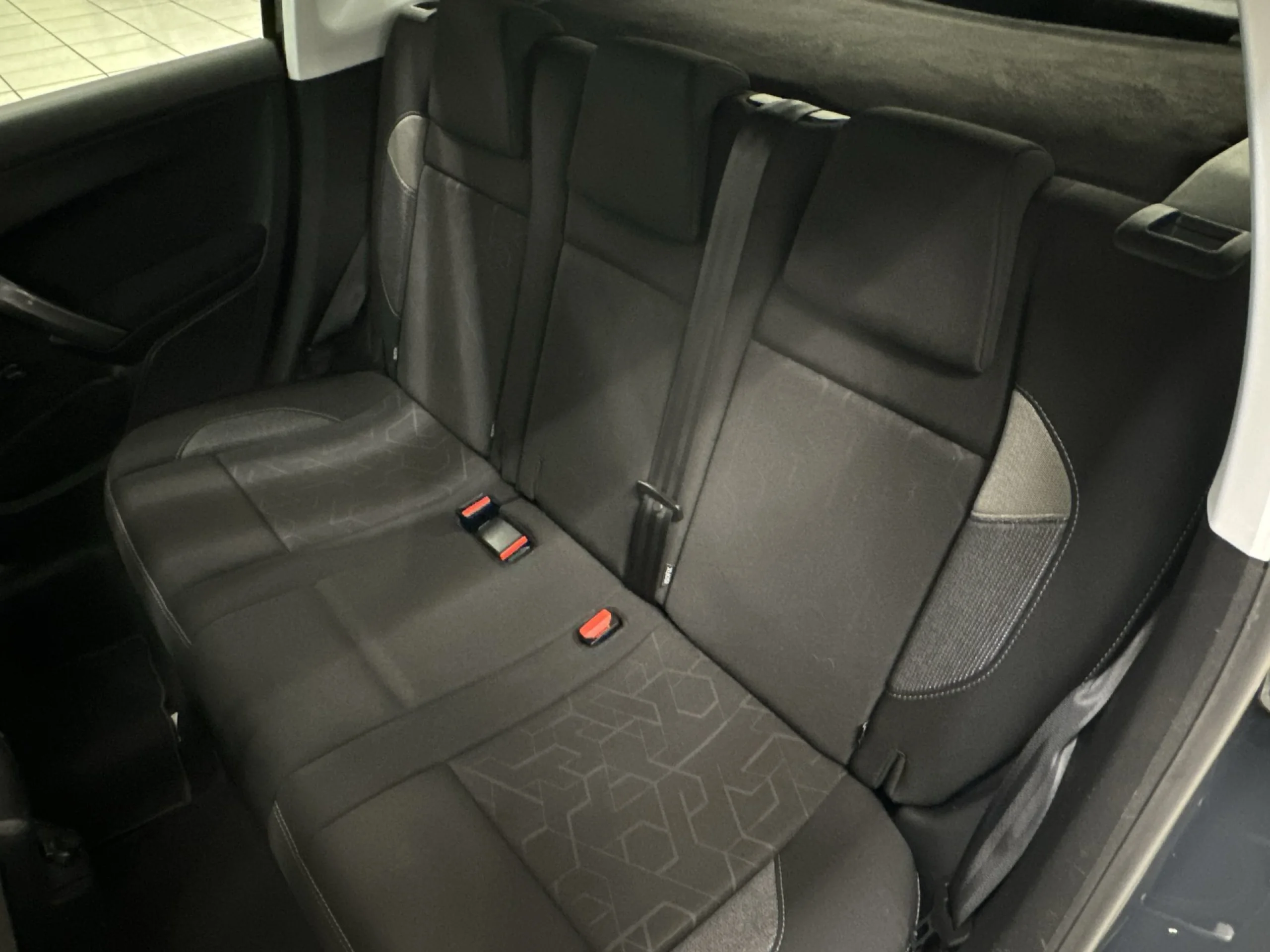 Peugeot 2008 SUV PureTech 110 SANDS Style 81 kW (110 CV) - Foto 19